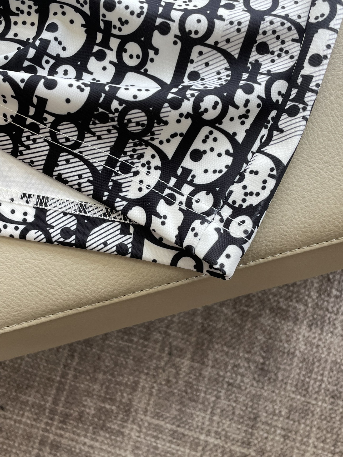 D奥 重磅推荐！2026ss夏装新品 专柜在售 最新系列图案logo短裤 必须人手一件的节奏！进口顶极高