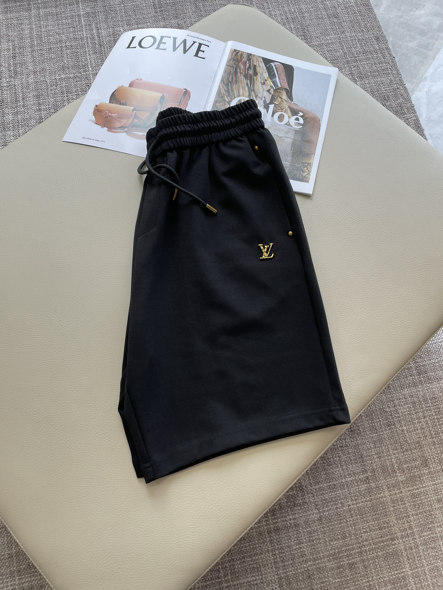 Lv 重磅推荐！2026ss夏装新品 专柜在售 最新系列图案logo短裤 必须人手一件的节奏！进口顶极高