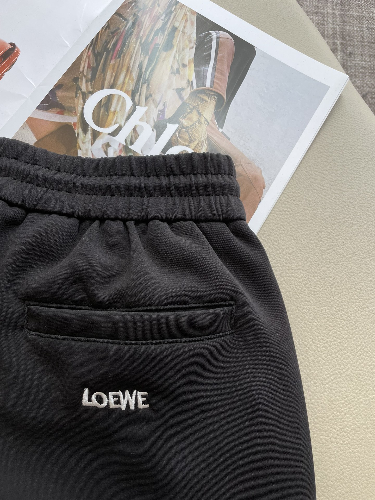 Loewe 重磅推荐！2026ss夏装新品 专柜在售 最新系列图案logo短裤 必须人手一件的节奏！进口