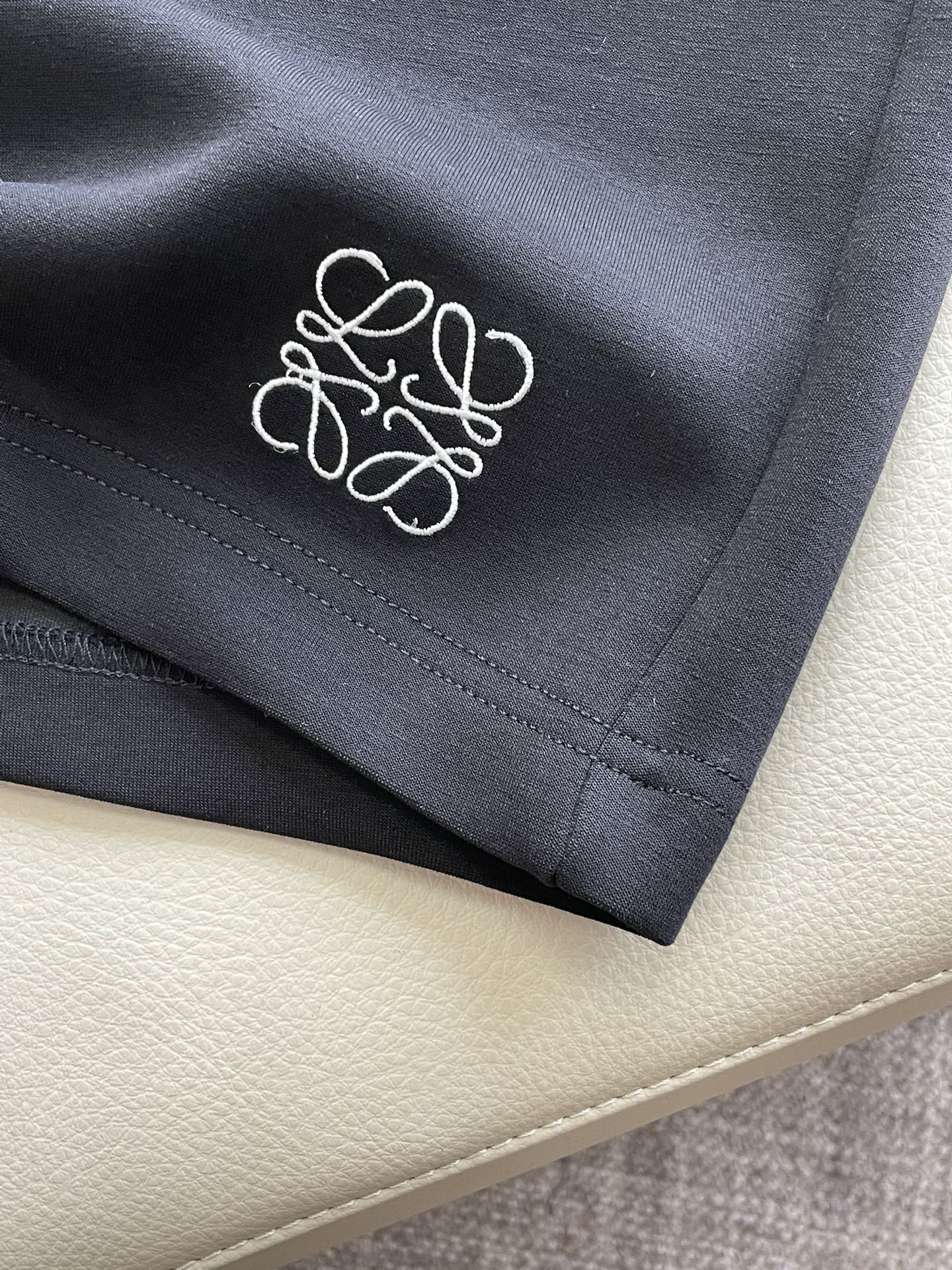 Loewe 重磅推荐！2026ss夏装新品 专柜在售 最新系列图案logo短裤 必须人手一件的节奏！进口