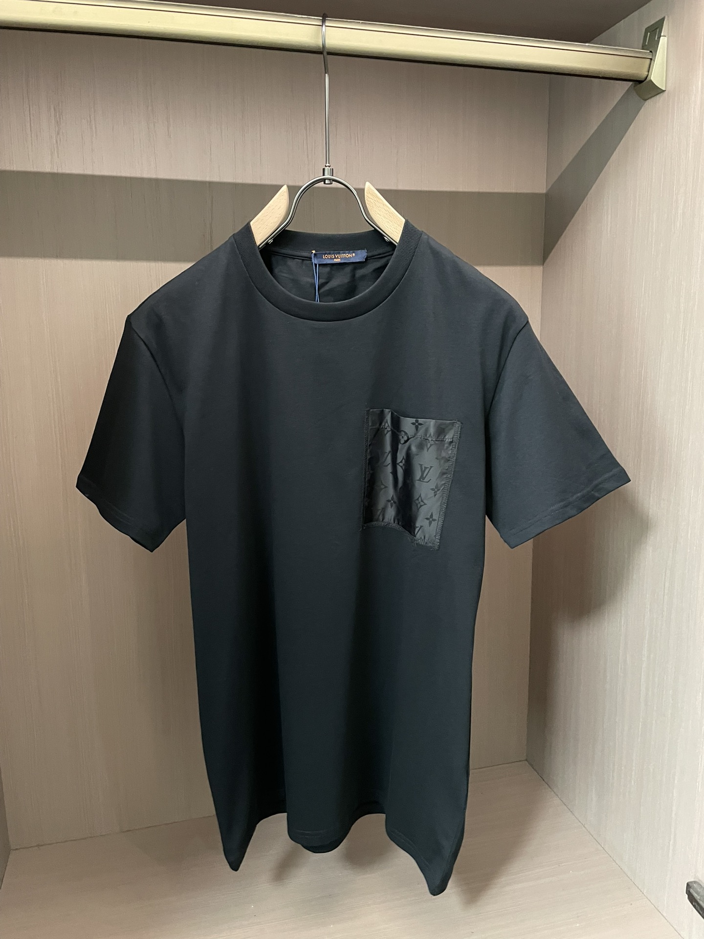 Lv 2026专柜款！ 1:1顶级复刻，原版面料，全品相！高端人士必备款尺码s-xl