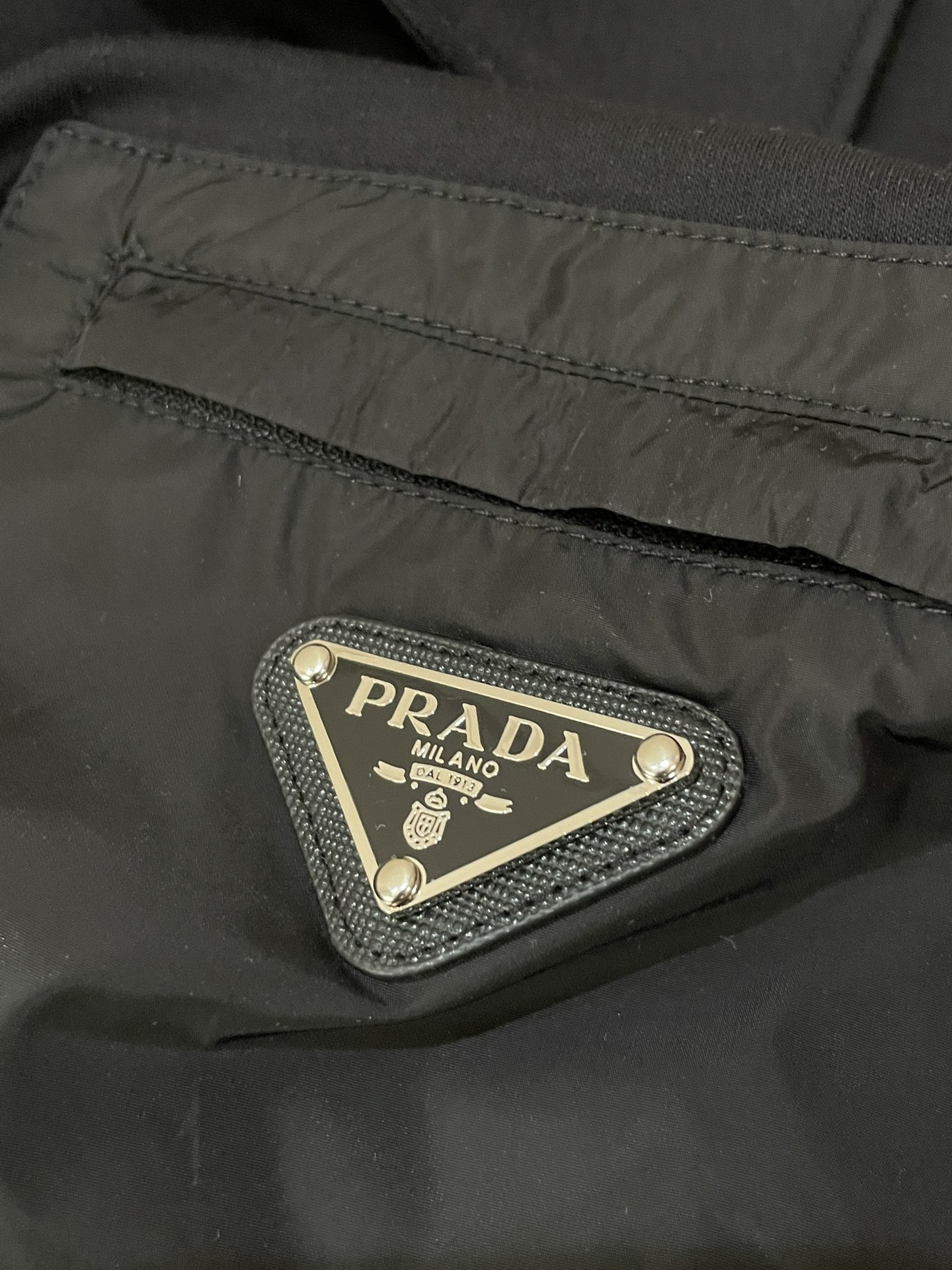Prad 2026专柜款！ 1:1顶级复刻，原版面料，全品相！高端人士必备款尺码s-xl