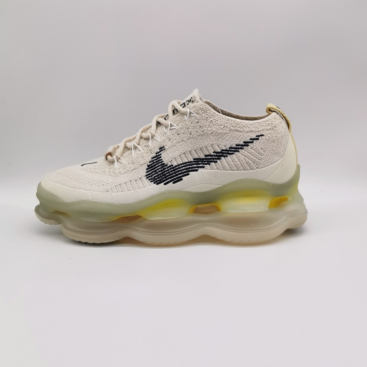 NO:351230,Real price [Pure original real label] Half-code for men and women's shoes #Original last original paper version data development #Use new and various Flyknit weave woven upper material #TPU tray support mid-board #Equipped with a full palm giant Air Max spherical transparent cushioning air cushion #External rubber outsole the wildest air cushion is coming, creating a new generation of atmospheric cushion!  The new Nike Air Max Scorpion Flyknit 