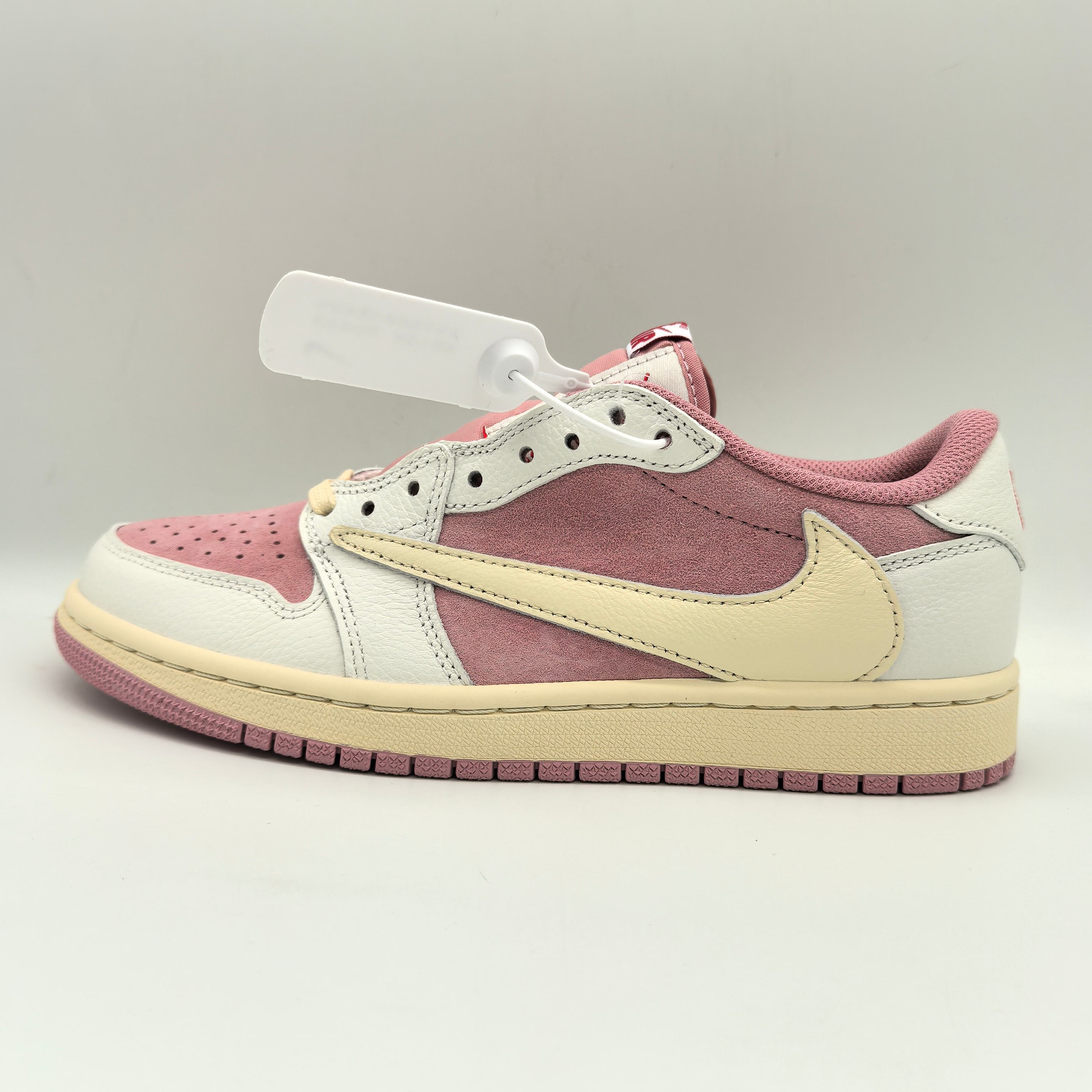 NO:897785,Actual price 230 260 Hiroshi Fujiwara's three-party collaboration Travis Scott19860909实价 230 260 藤原浩三方联名Travis Scott x Fragment x Air Jordan 1  闪电倒勾 低帮 Size36 36.5 37.5 38 38.5 39 40 40.5 41 42 42.5 43 44,,Men's shoes
