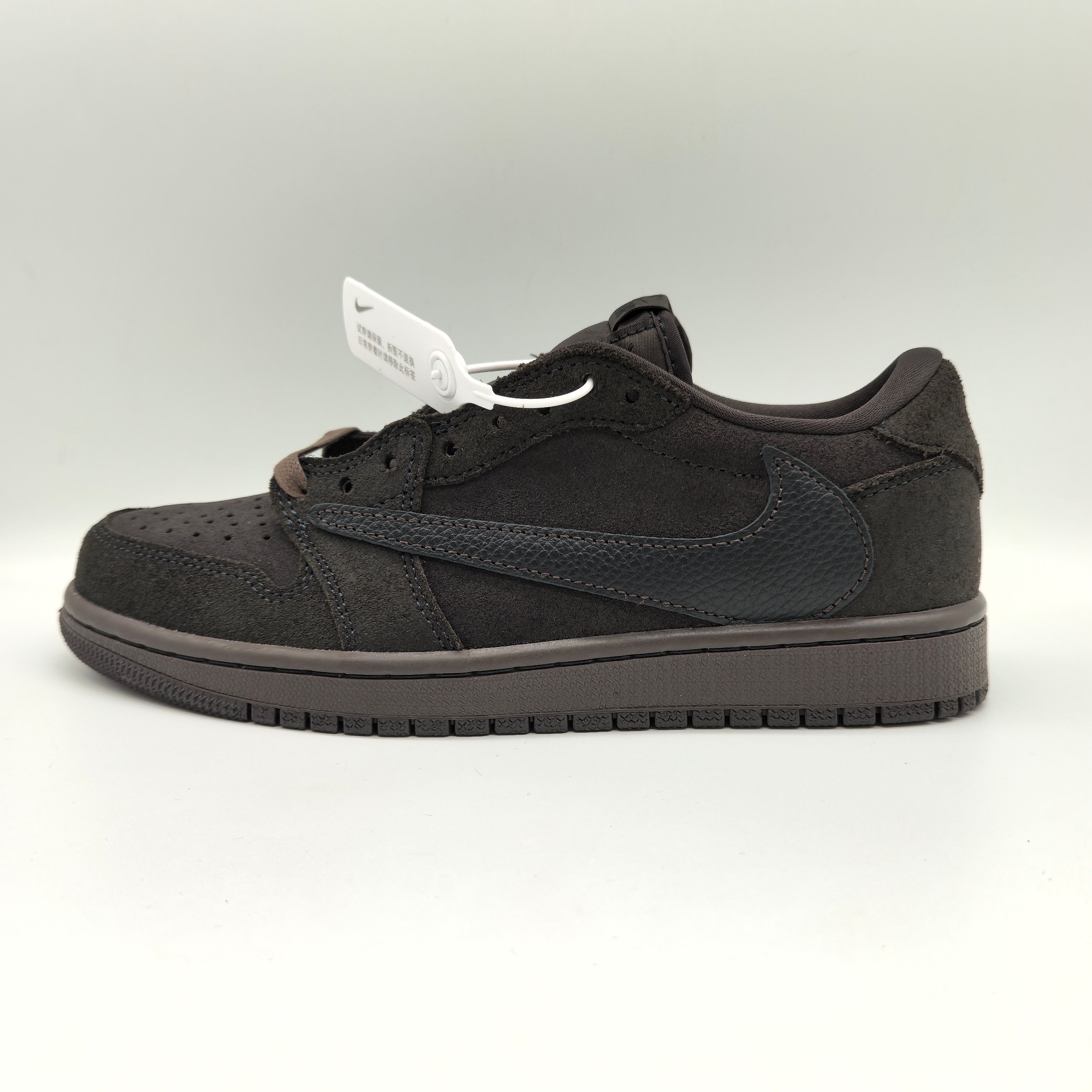 NO:897788,Actual price 230 260 Hiroshi Fujiwara's three-party collaboration Travis Scott19860909实价 230 260 藤原浩三方联名Travis Scott x Fragment x Air Jordan 1  倒勾 低帮 Size36 36.5 37.5 38 38.5 39 40 40.5 41 42 42.5 43 44 44.5 45 46 47.5,,Men's shoes