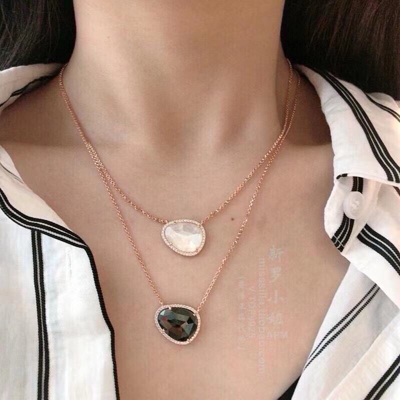 APM 粉金色纯银黑色赤铁矿珠母贝项链女、手工微镶晶钻和黑色赤铁矿珠母贝，链长可调节~65cm。