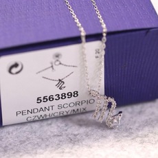 Swarovski 天蝎座守护神锁骨项链这款施华洛世奇链坠是以星座的符号为灵感。其时尚十足的星座符号装 Swarovski 天蝎座守护神锁骨项链这款施华洛世奇链坠是以星座的符号为灵感。其时尚十足的星座符号装