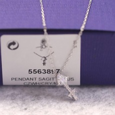 Swarovski 射手座守护神锁骨项链这款施华洛世奇链坠是以星座的符号为灵感。其时尚十足的星座符号装 Swarovski 射手座守护神锁骨项链这款施华洛世奇链坠是以星座的符号为灵感。其时尚十足的星座符号装