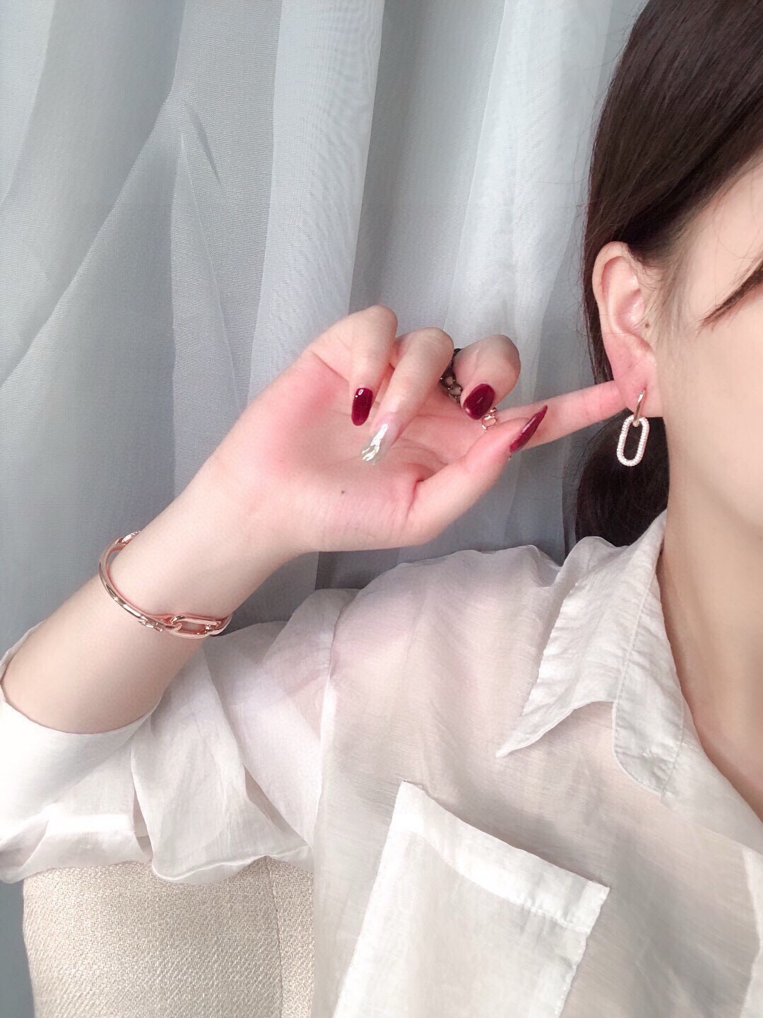 APM Monaco几何锁扣小耳环女 复古环扣气质耳圈耳饰单只。