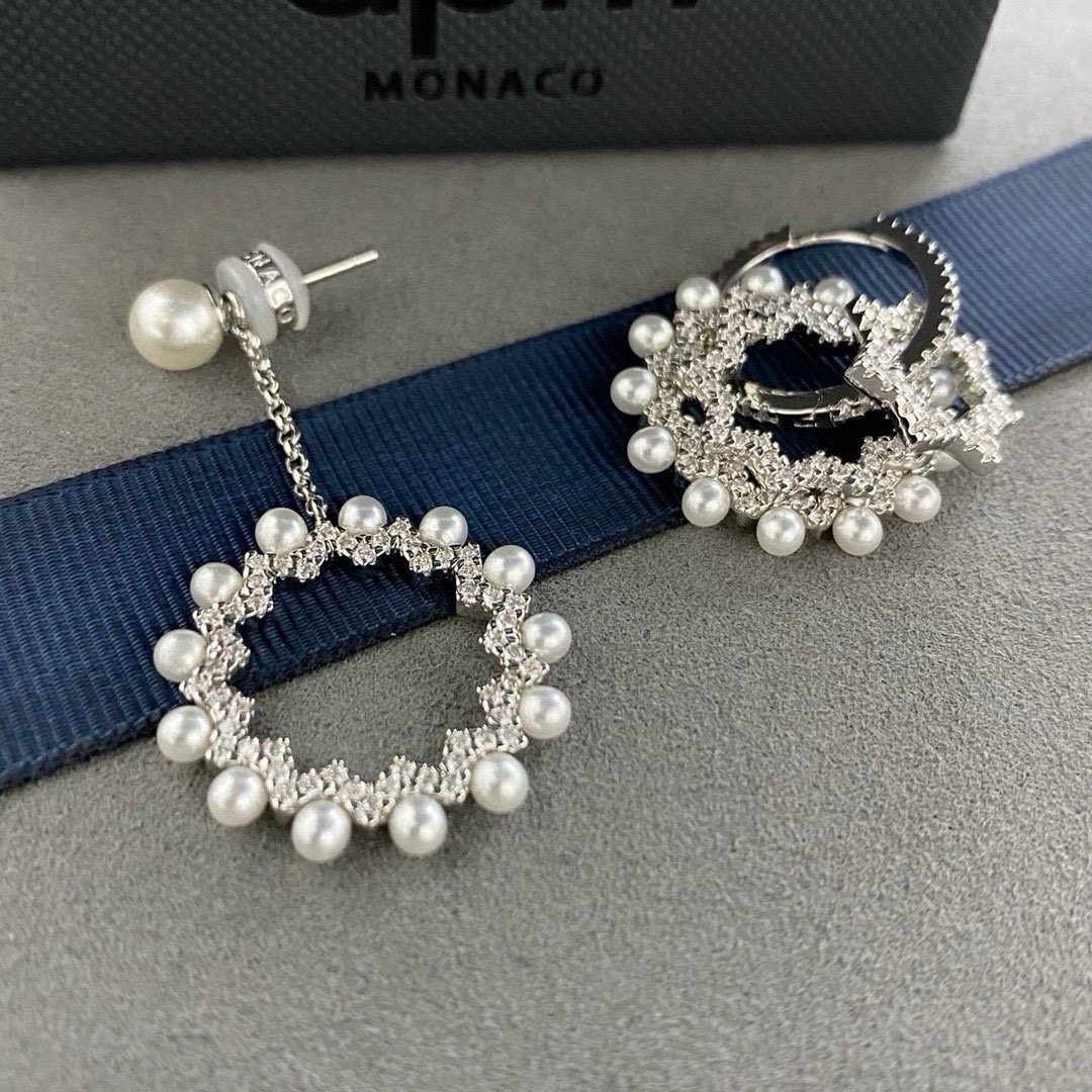 aPm monaco新品不对称太阳饰珍珠耳环，系列comPlent collectlon 吊住耳环，带上