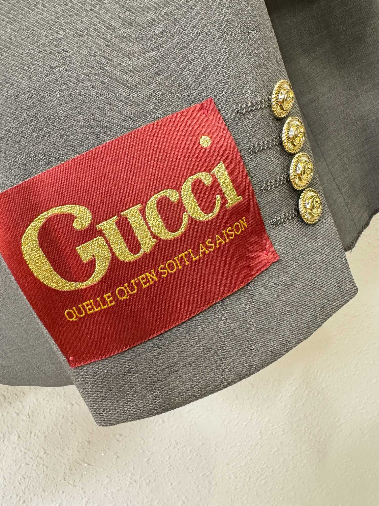   整套 (不拆卖)Gucci古奇 2024专柜同款西服套装，客供意大利顶级奢华面料，没有一位成功男人能
