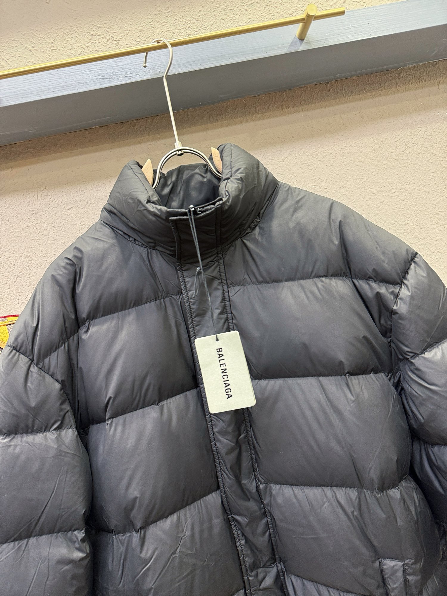 Balenciaga巴黎世家2024新款羽绒服！定制开发五金配件所有细节处理全面到位！版型上身效果超赞！