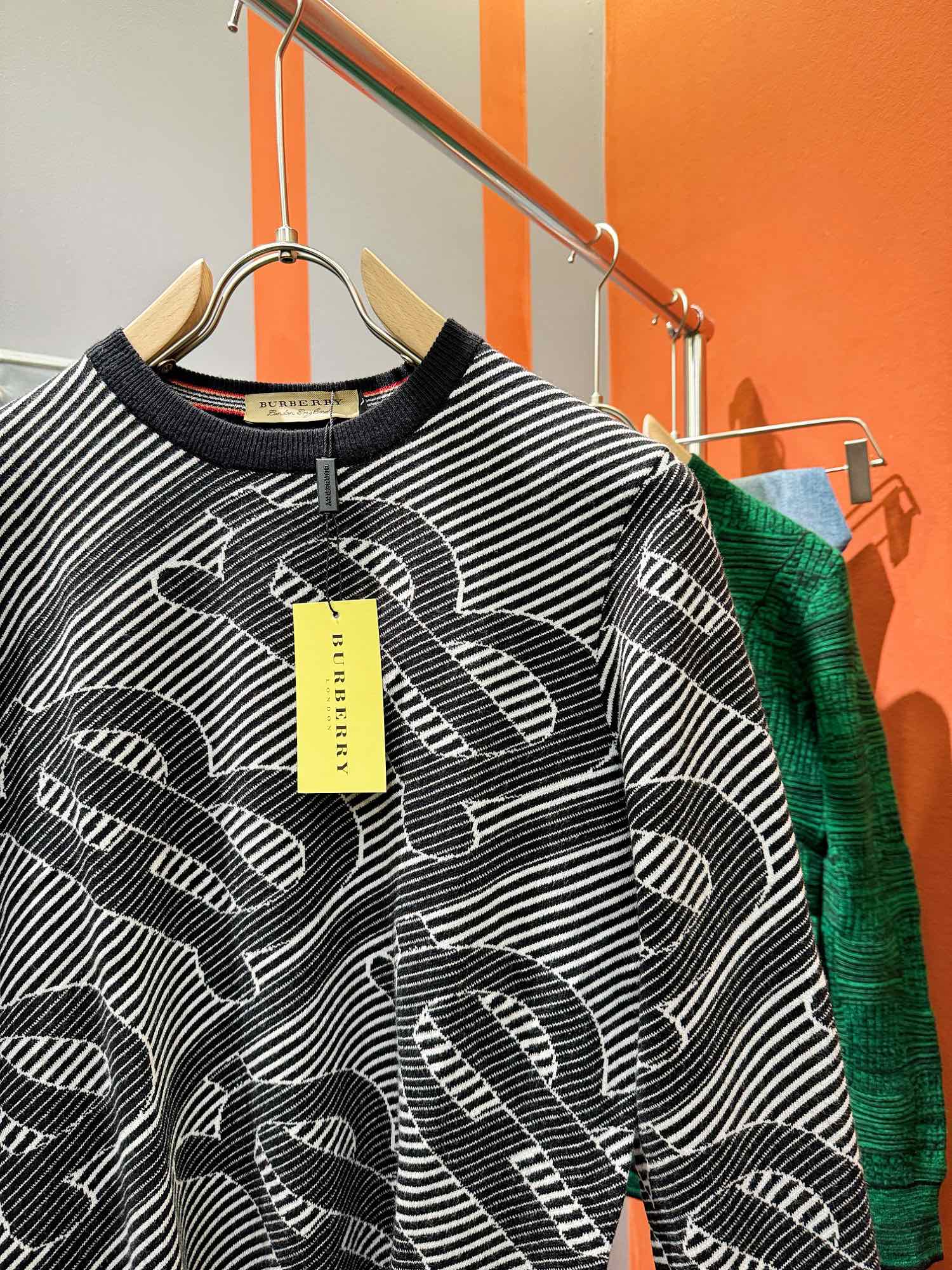 博柏利 Burberry 高定典藏名品高定成衣时装外套连衣裙衬衫T恤 #A54E1862 3
