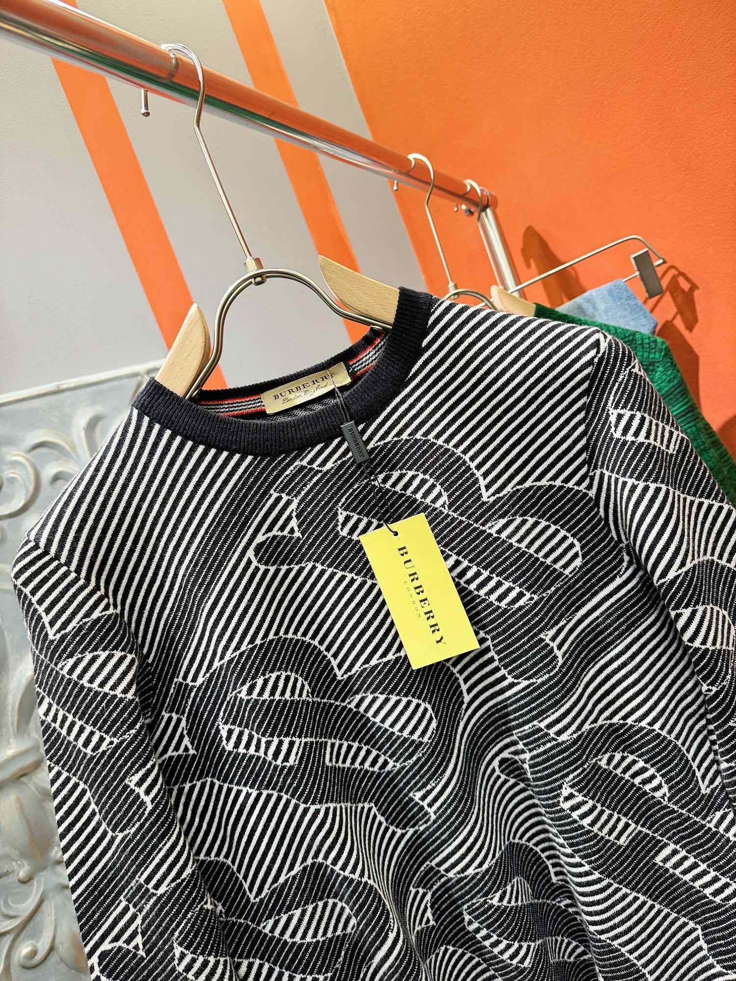 博柏利 Burberry 高定典藏名品高定成衣时装外套连衣裙衬衫T恤 #A54E1862 2