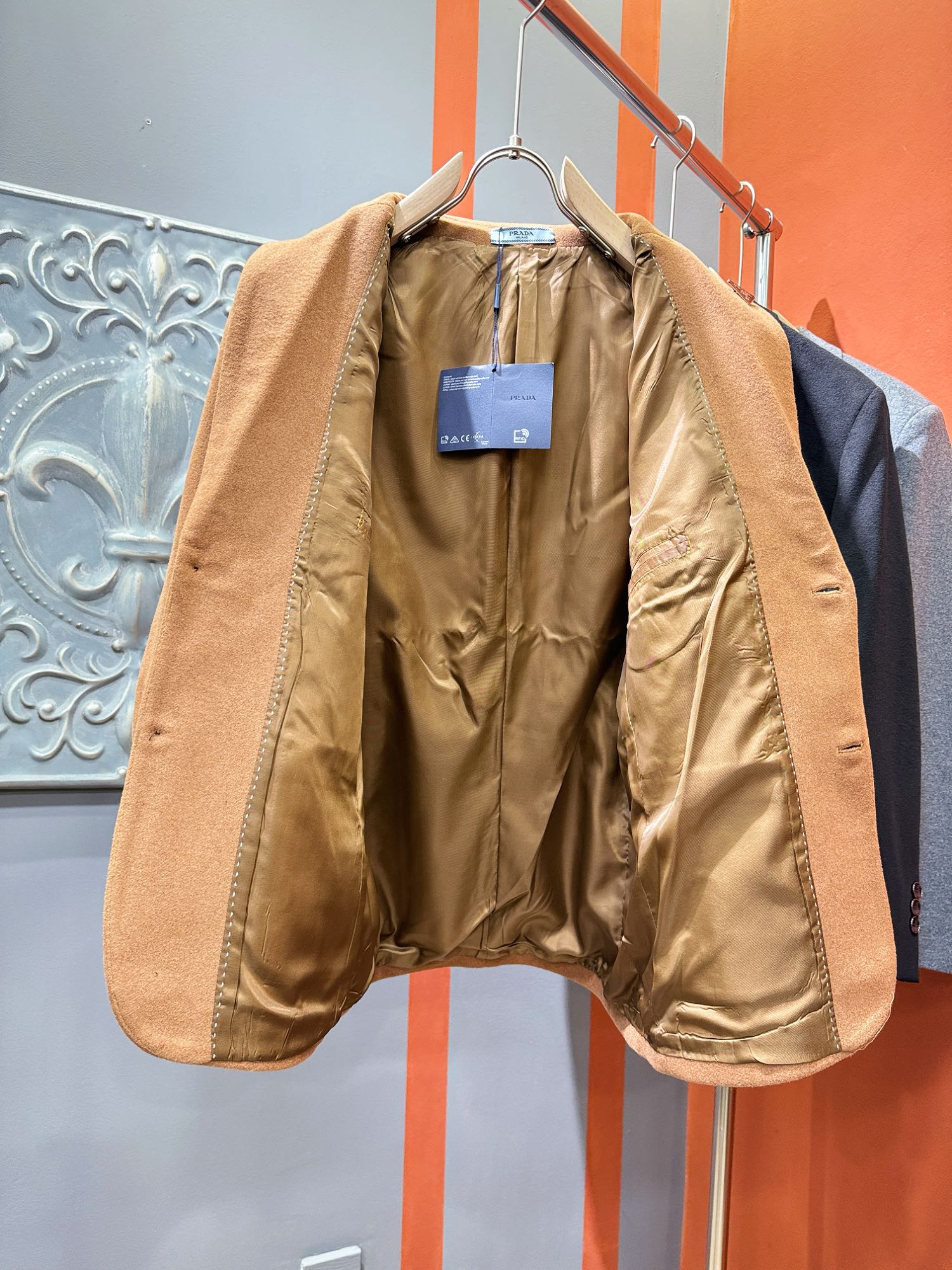普拉达 Prada 高定典藏名品高定成衣时装外套连衣裙衬衫T恤 #E8D6F120 8