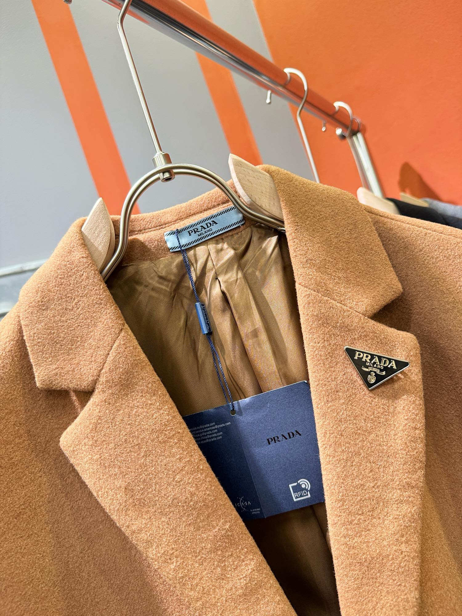 普拉达 Prada 高定典藏名品高定成衣时装外套连衣裙衬衫T恤 #E8D6F120 5