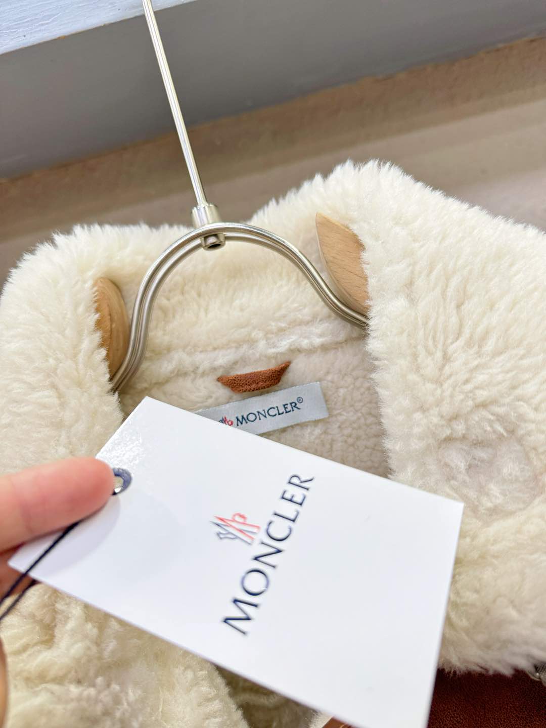 Moncler蒙口 新品皮毛一体，原生态人造皮面料；100%进口皮毛一体！采用进口人造皮！皮料品质相当高