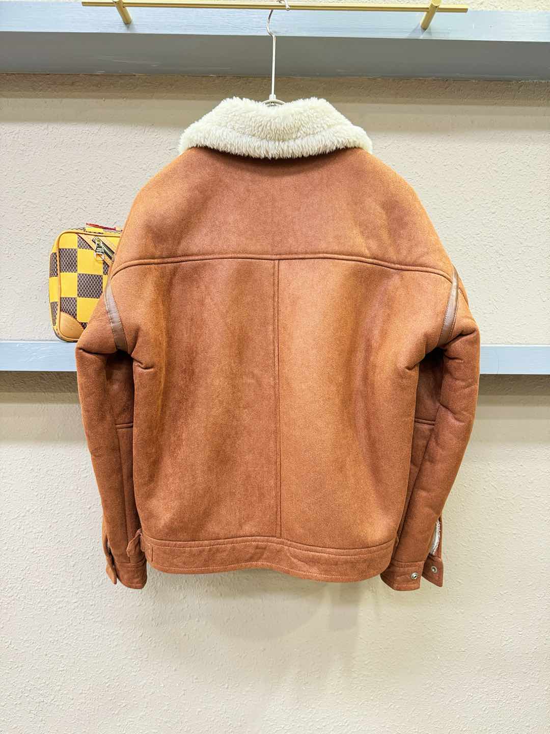 Moncler蒙口 新品皮毛一体，原生态人造皮面料；100%进口皮毛一体！采用进口人造皮！皮料品质相当高