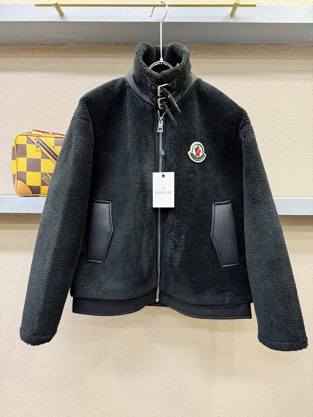 Moncler蒙口 新品皮毛一体，原生态人造皮面料；100%进口皮毛一体！采用进口人造皮！皮料品质相当高