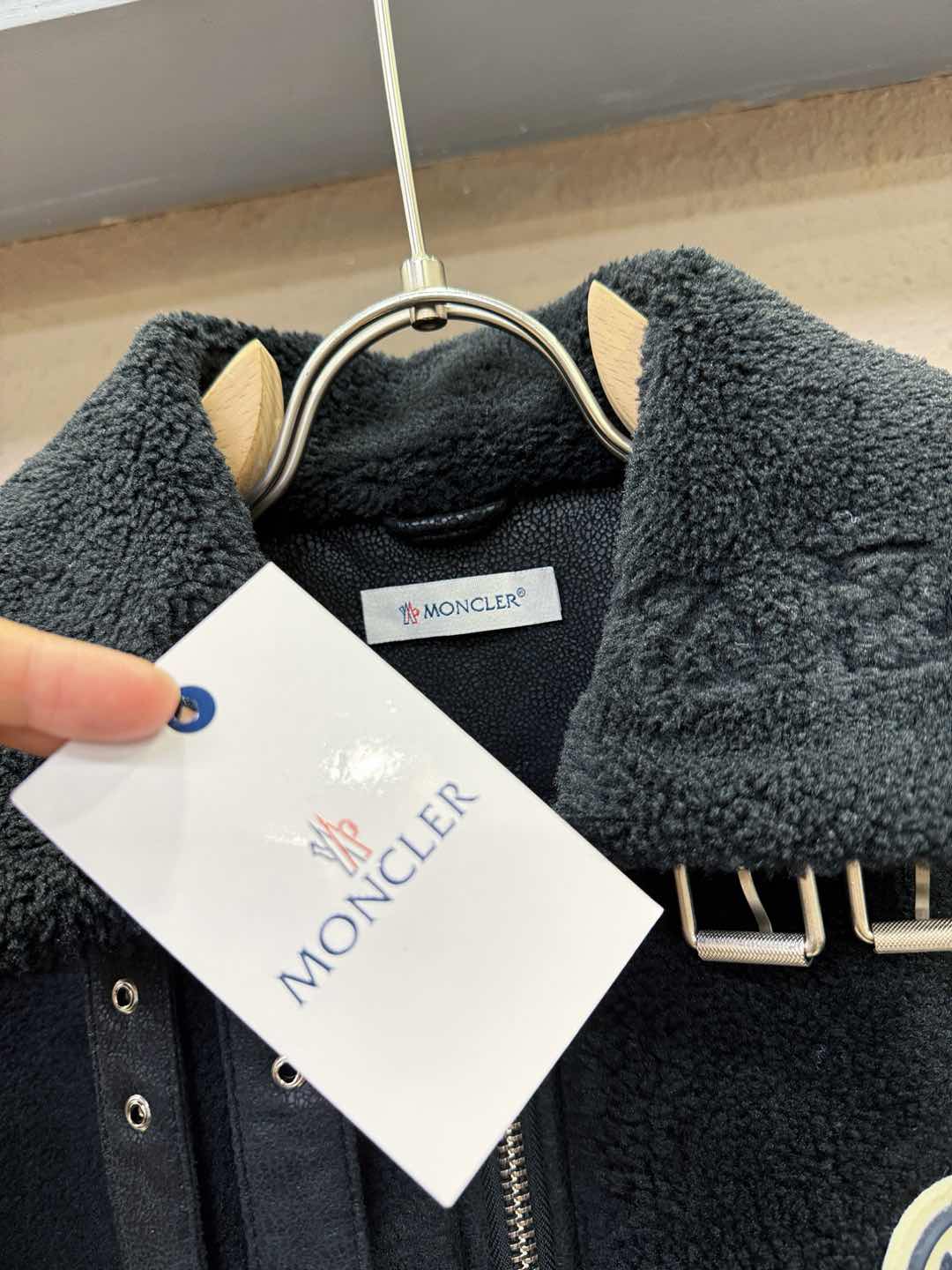 Moncler蒙口 新品皮毛一体，原生态人造皮面料；100%进口皮毛一体！采用进口人造皮！皮料品质相当高