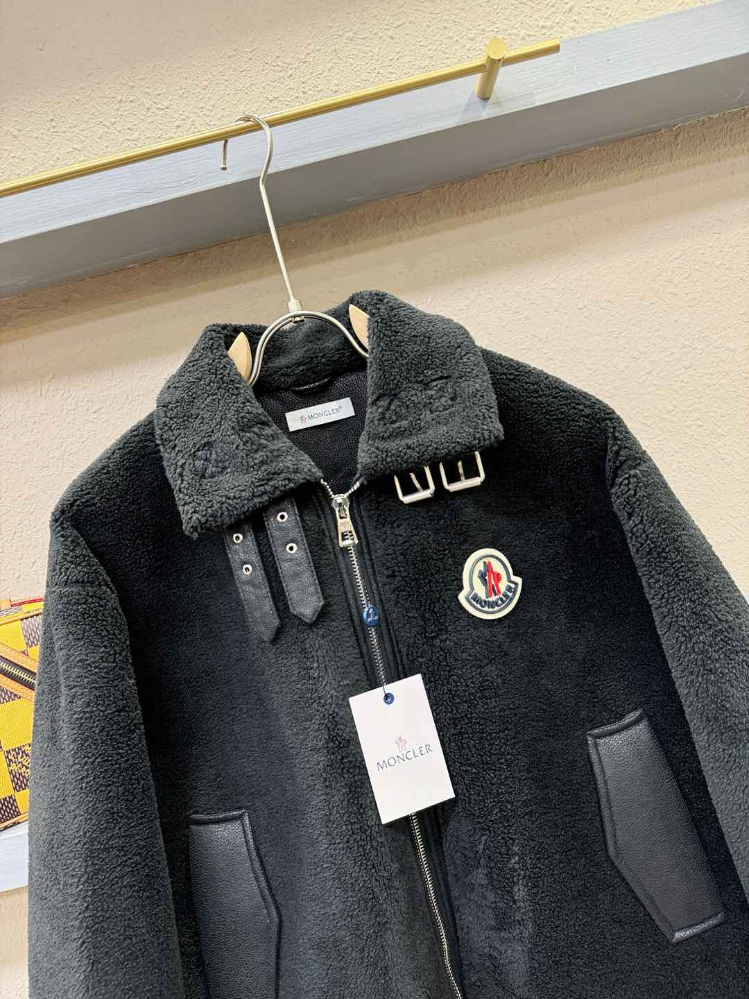 Moncler蒙口 新品皮毛一体，原生态人造皮面料；100%进口皮毛一体！采用进口人造皮！皮料品质相当高