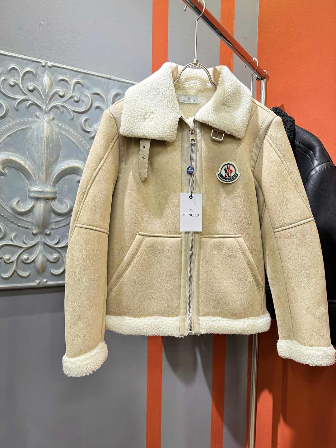 Moncler蒙口 新品皮毛一体，原生态人造皮面料；100%进口皮毛一体！采用进口人造皮皮料！皮料品质相