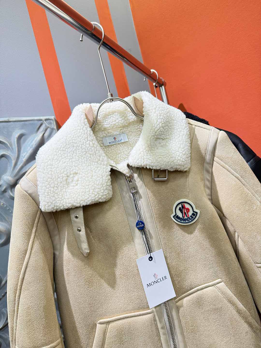 Moncler蒙口 新品皮毛一体，原生态人造皮面料；100%进口皮毛一体！采用进口人造皮皮料！皮料品质相