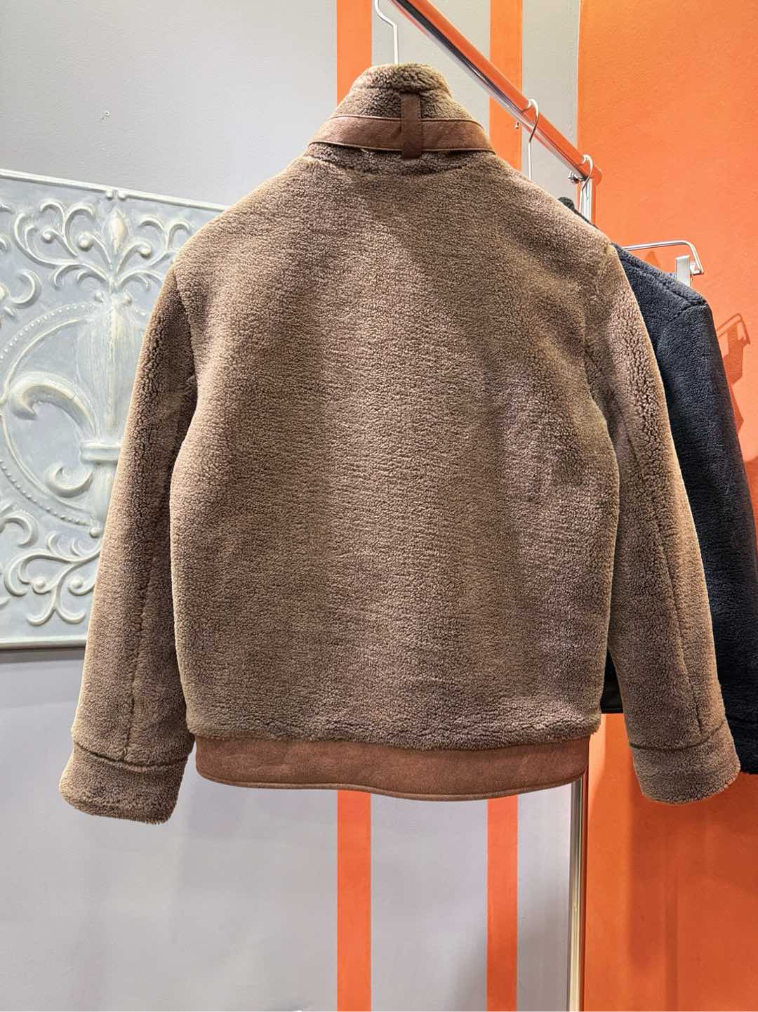 LV路易威登 新品皮毛一体，原生态人造皮面料；100%进口皮毛一体！采用进口人造皮皮料！皮料品质相当高级