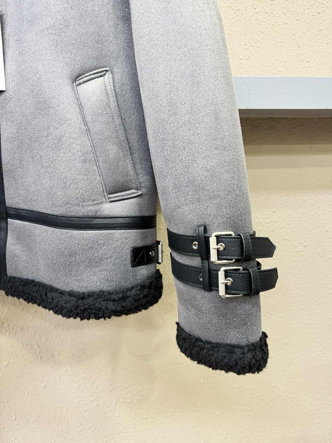 Moncler蒙口 新品皮毛一体，原生态人造皮面料；100%进口皮毛一体！采用进口人造皮皮料！皮料品质相