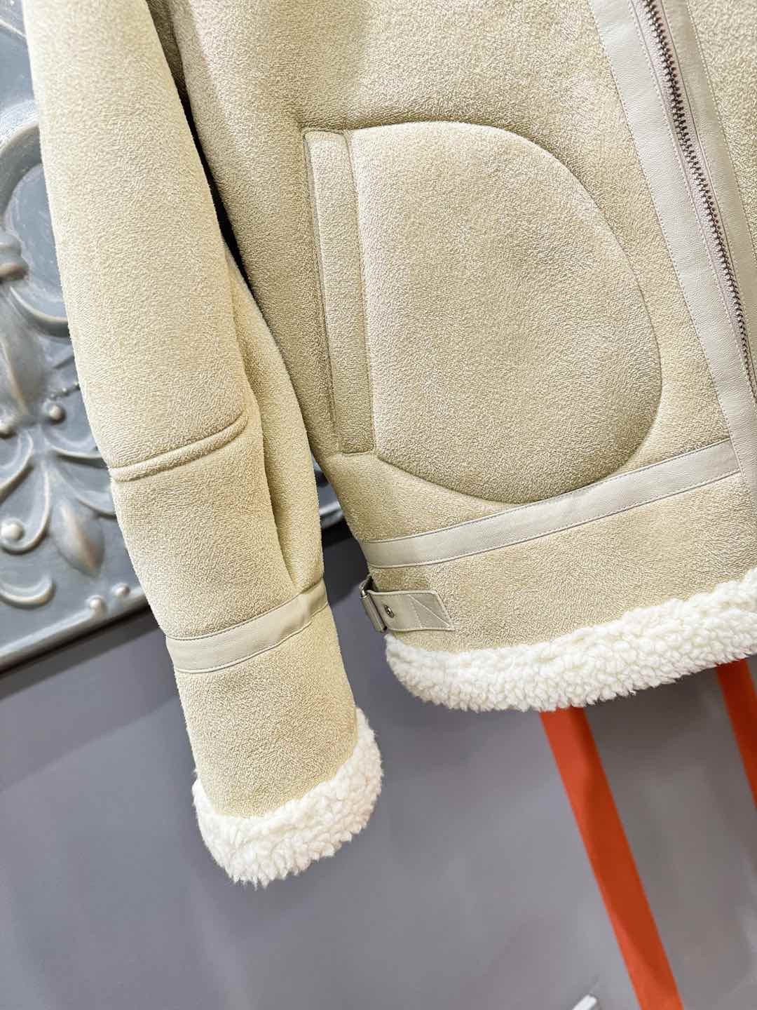 Moncler蒙口 新品皮毛一体，原生态人造皮面料；100%进口皮毛一体！采用进口人造皮！皮料品质相当高