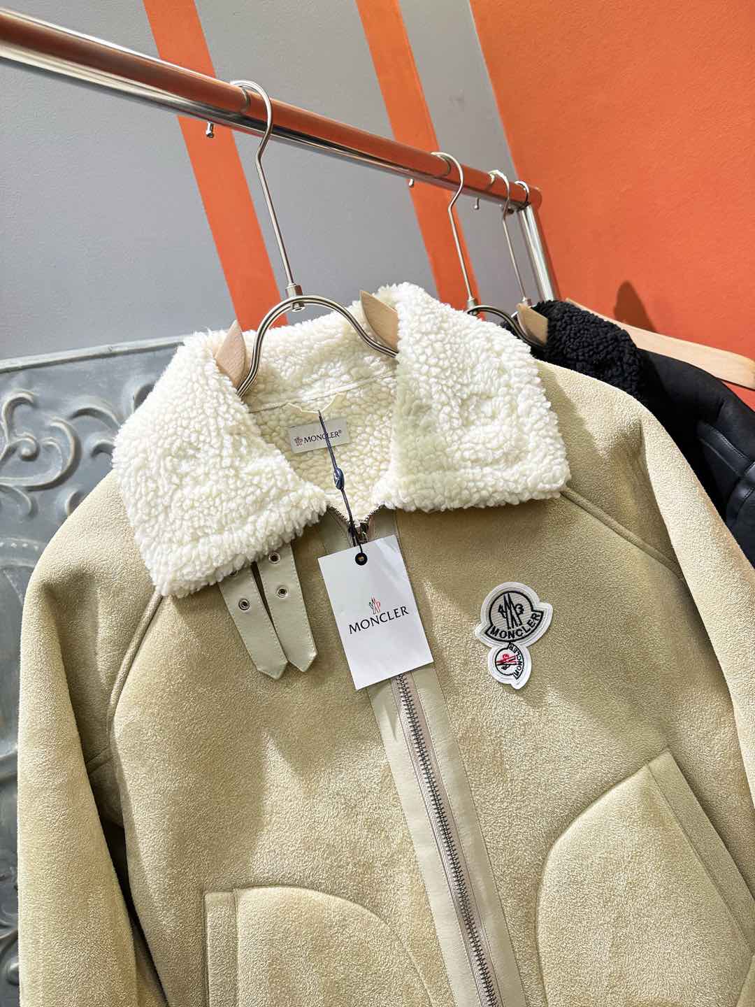 Moncler蒙口 新品皮毛一体，原生态人造皮面料；100%进口皮毛一体！采用进口人造皮！皮料品质相当高