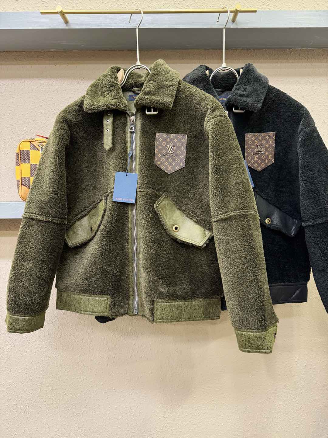 LV路易威登 新品皮毛一体，原生态人造皮面料；100%进口皮毛一体！采用进口人造皮皮料！皮料品质相当高级