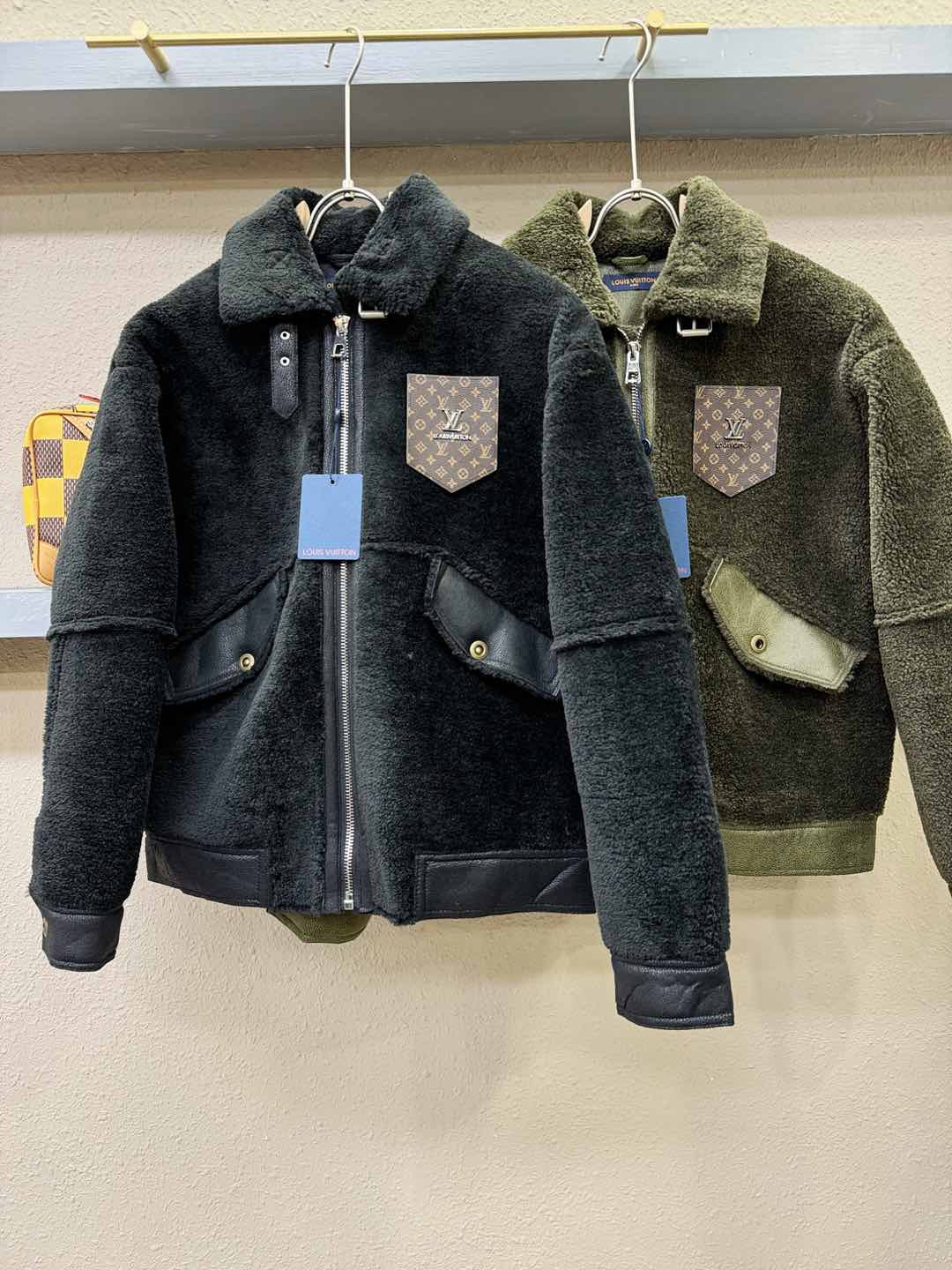 LV路易威登 新品皮毛一体，原生态人造皮面料；100%进口皮毛一体！采用进口人造皮皮料！皮料品质相当高级