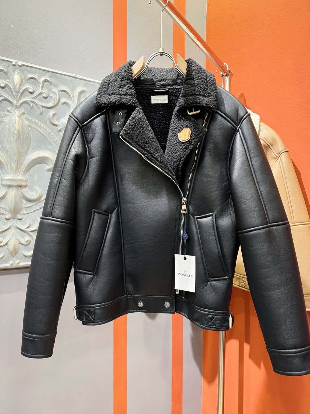 Moncler蒙口 新品皮毛一体，原生态人造皮面料；100%进口皮毛一体！采用进口人造皮！皮料品质相当高