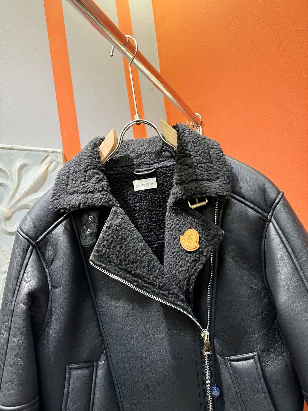 Moncler蒙口 新品皮毛一体，原生态人造皮面料；100%进口皮毛一体！采用进口人造皮！皮料品质相当高