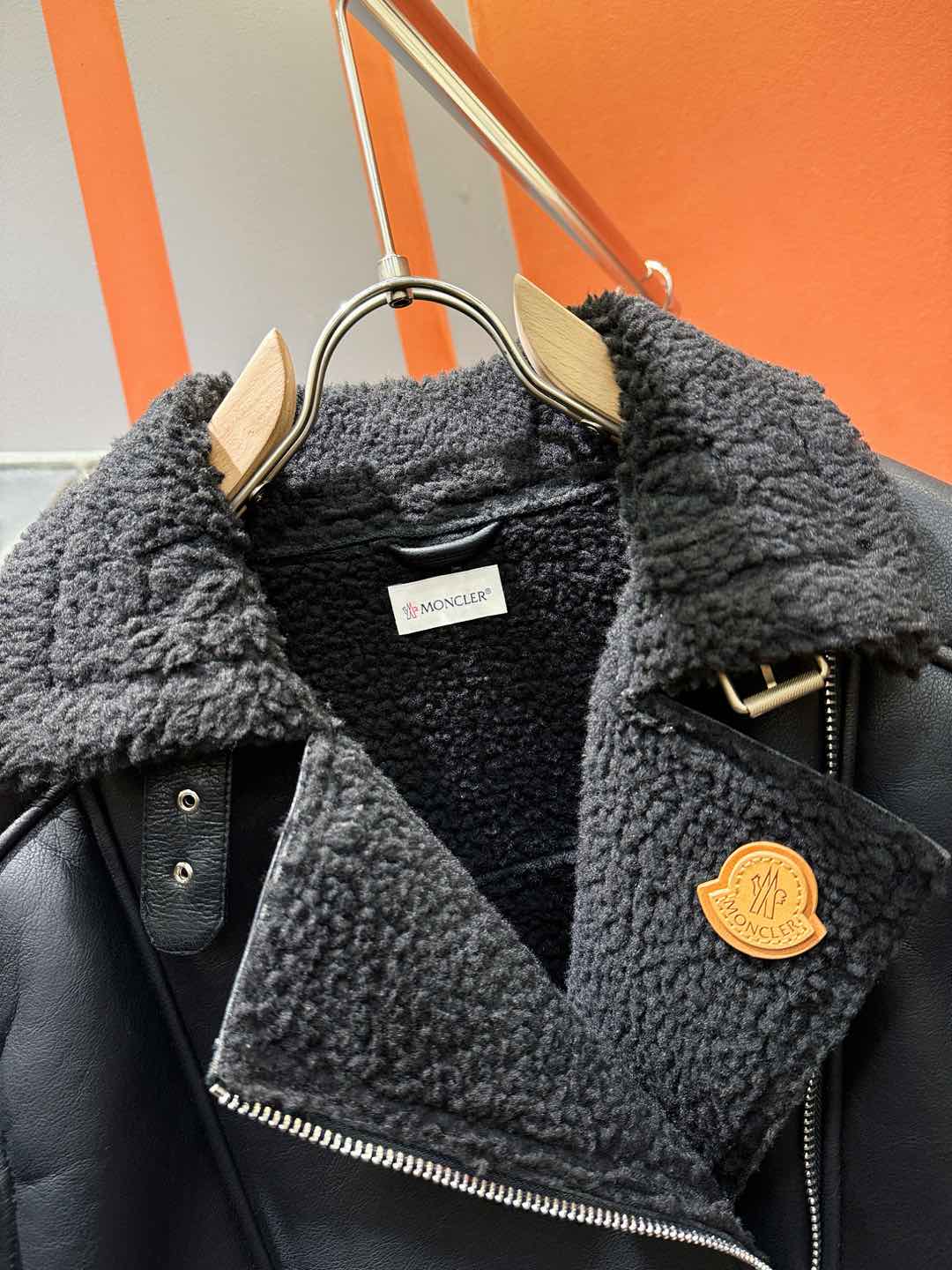 Moncler蒙口 新品皮毛一体，原生态人造皮面料；100%进口皮毛一体！采用进口人造皮！皮料品质相当高