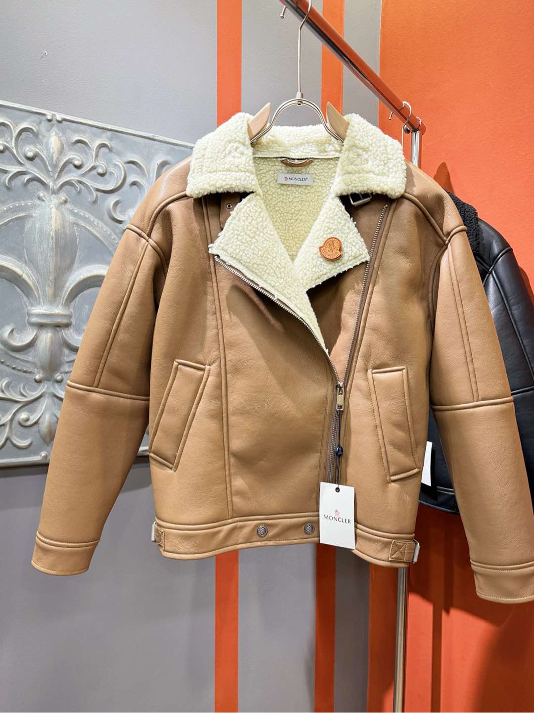 Moncler蒙口 新品皮毛一体，原生态人造皮面料；100%进口皮毛一体！采用进口人造皮！皮料品质相当高