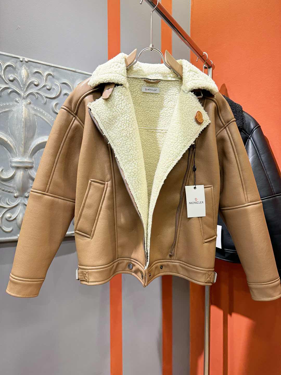 Moncler蒙口 新品皮毛一体，原生态人造皮面料；100%进口皮毛一体！采用进口人造皮！皮料品质相当高