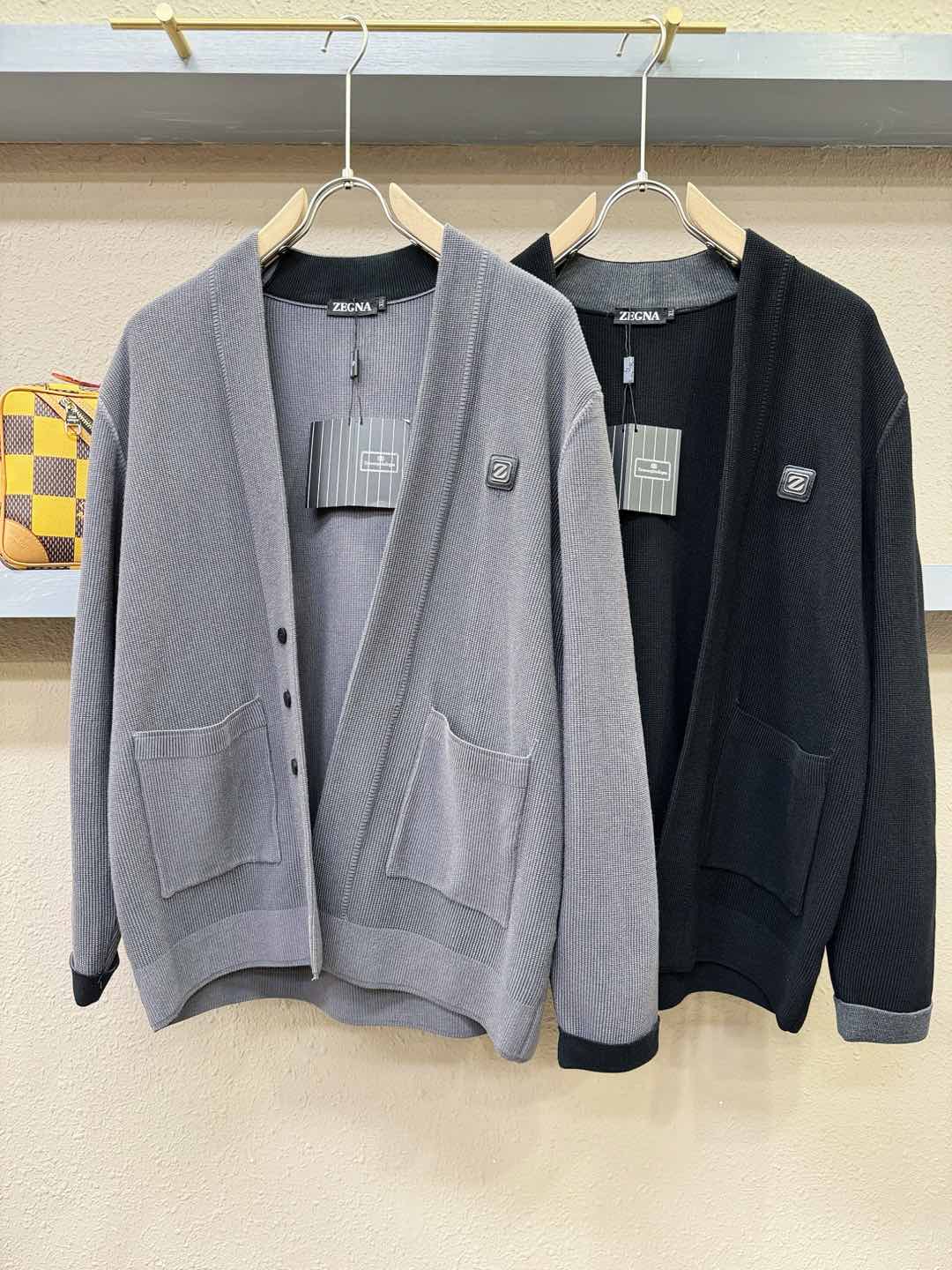 Ermenegildo Zeg*a杰*亚 2025秋冬新款毛衣开衫，手感柔软。 logo图案设计，贸易公