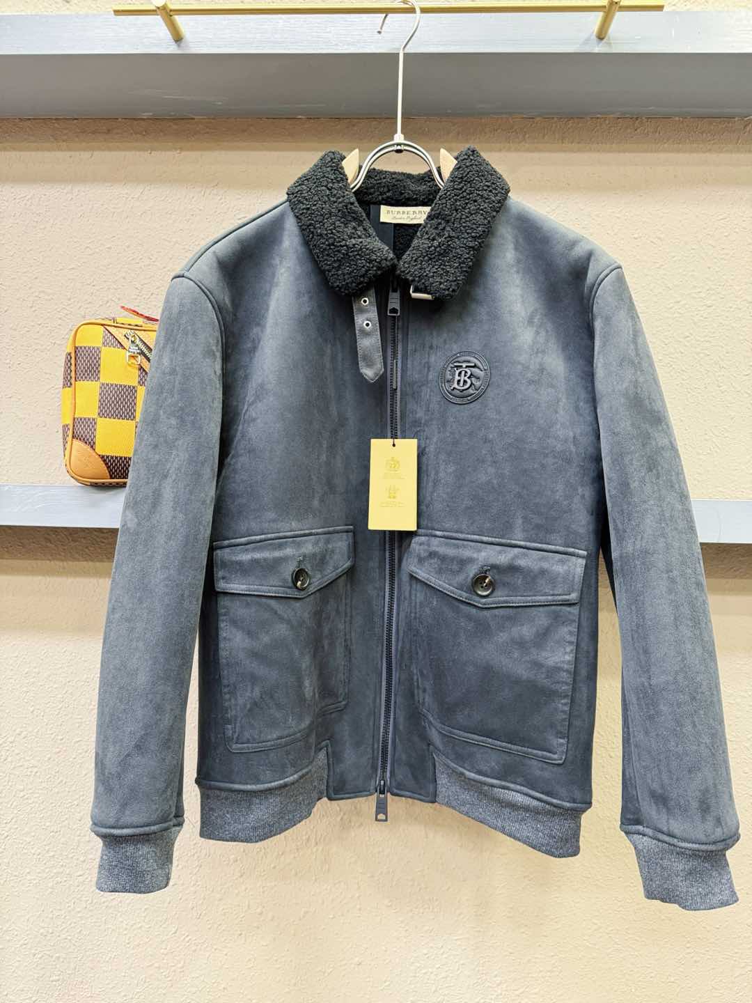 BURBERRY巴宝莉 新品皮毛一体，原生态人造皮面料；100%进口皮毛一体！采用进口人造皮！皮料品质相