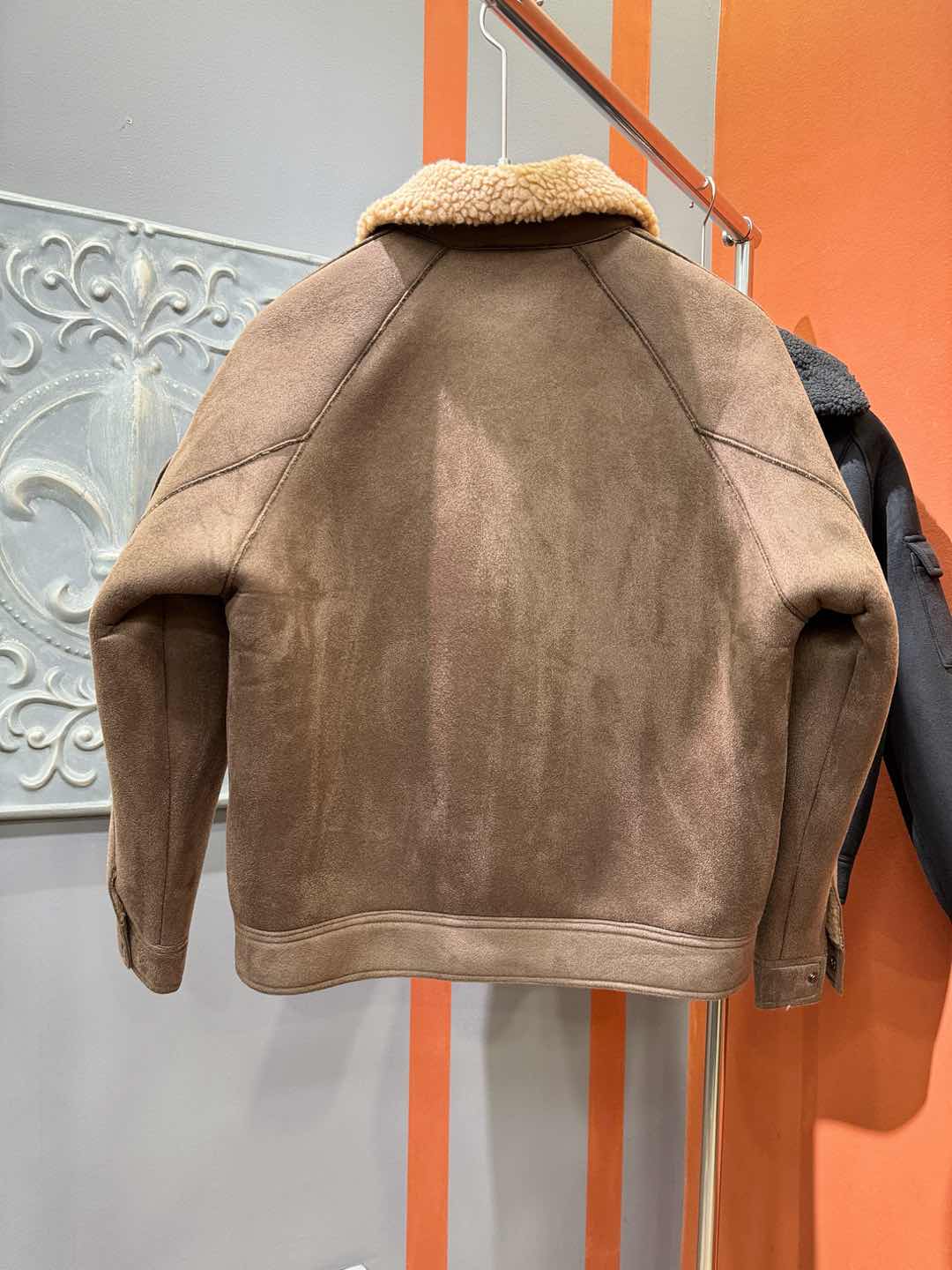 PRADA 普拉达 新品皮毛一体，原生态人造皮面料；100%进口皮毛一体！采用进口人造皮！皮料品质相当高