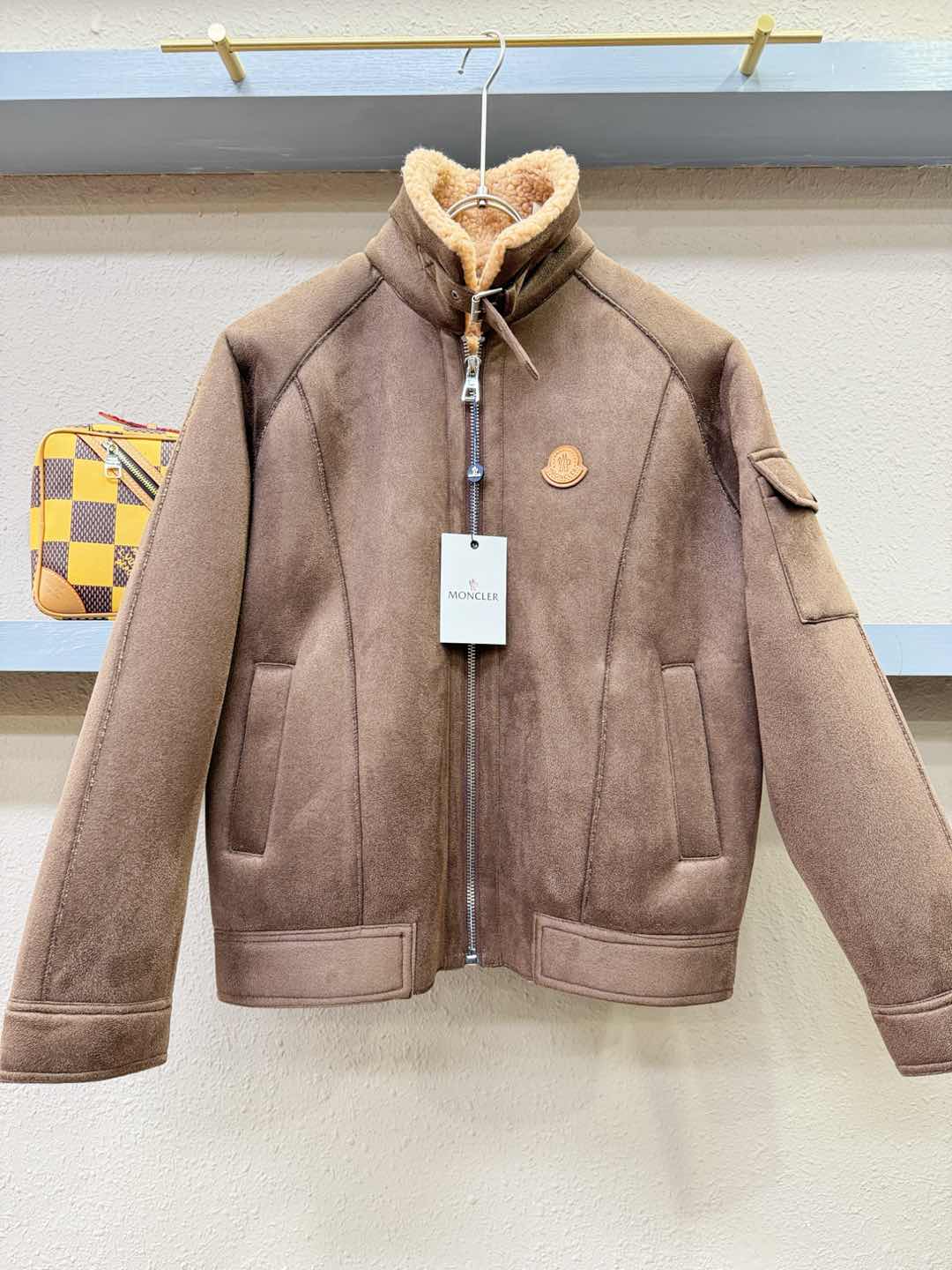 Moncler蒙口 新品皮毛一体，原生态人造皮面料；100%进口皮毛一体！采用进口人造皮！皮料品质相当高