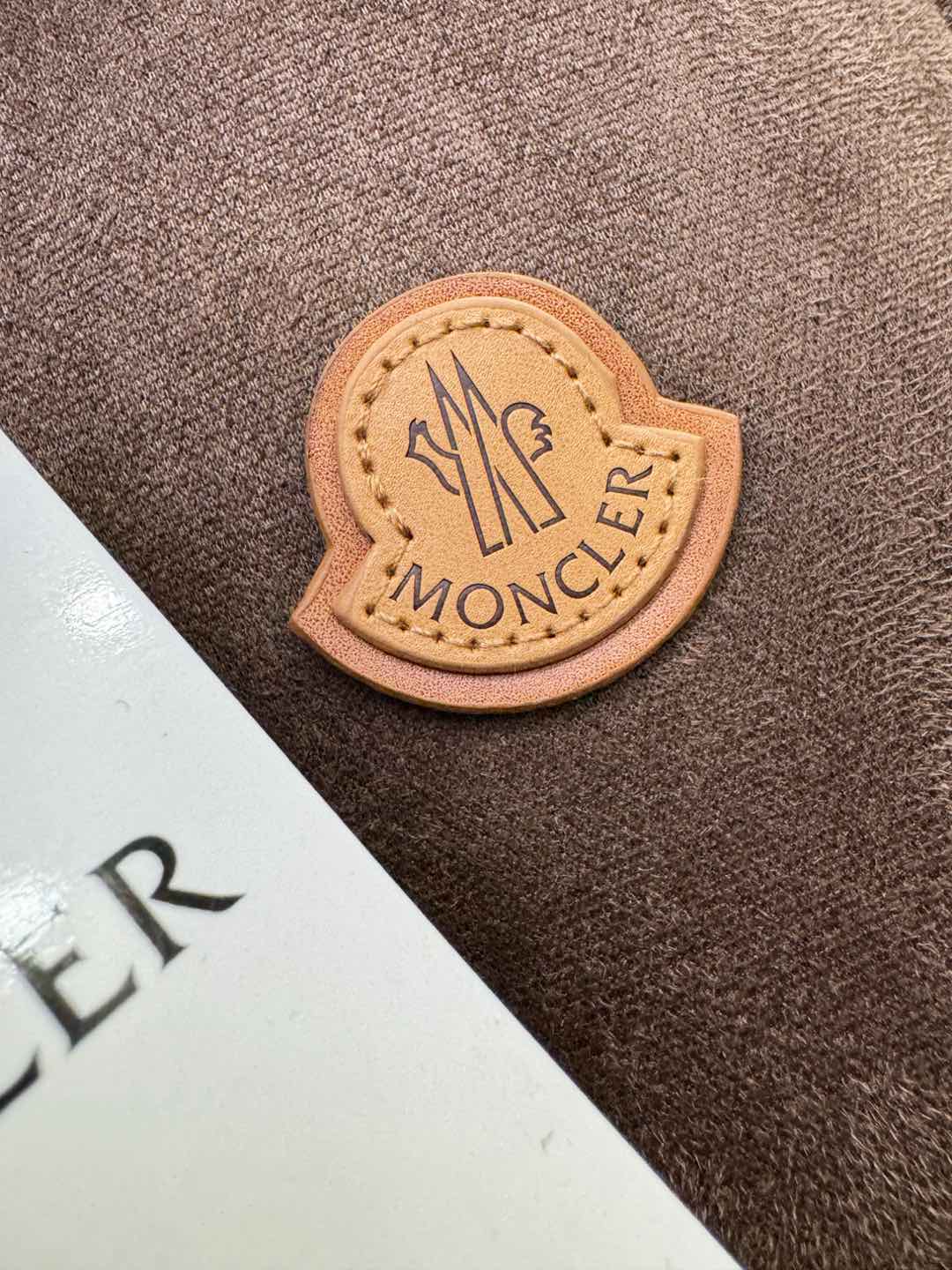 Moncler蒙口 新品皮毛一体，原生态人造皮面料；100%进口皮毛一体！采用进口人造皮！皮料品质相当高