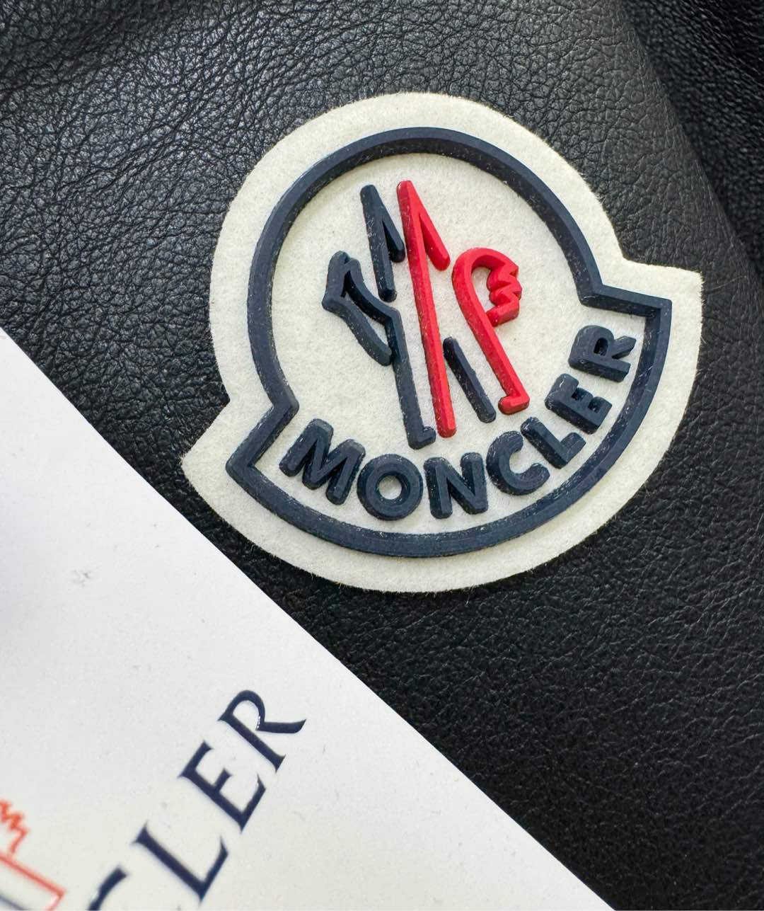 Moncler蒙口 新品皮毛一体，原生态人造皮面料；100%进口皮毛一体！采用进口人造皮皮料！皮料品质相