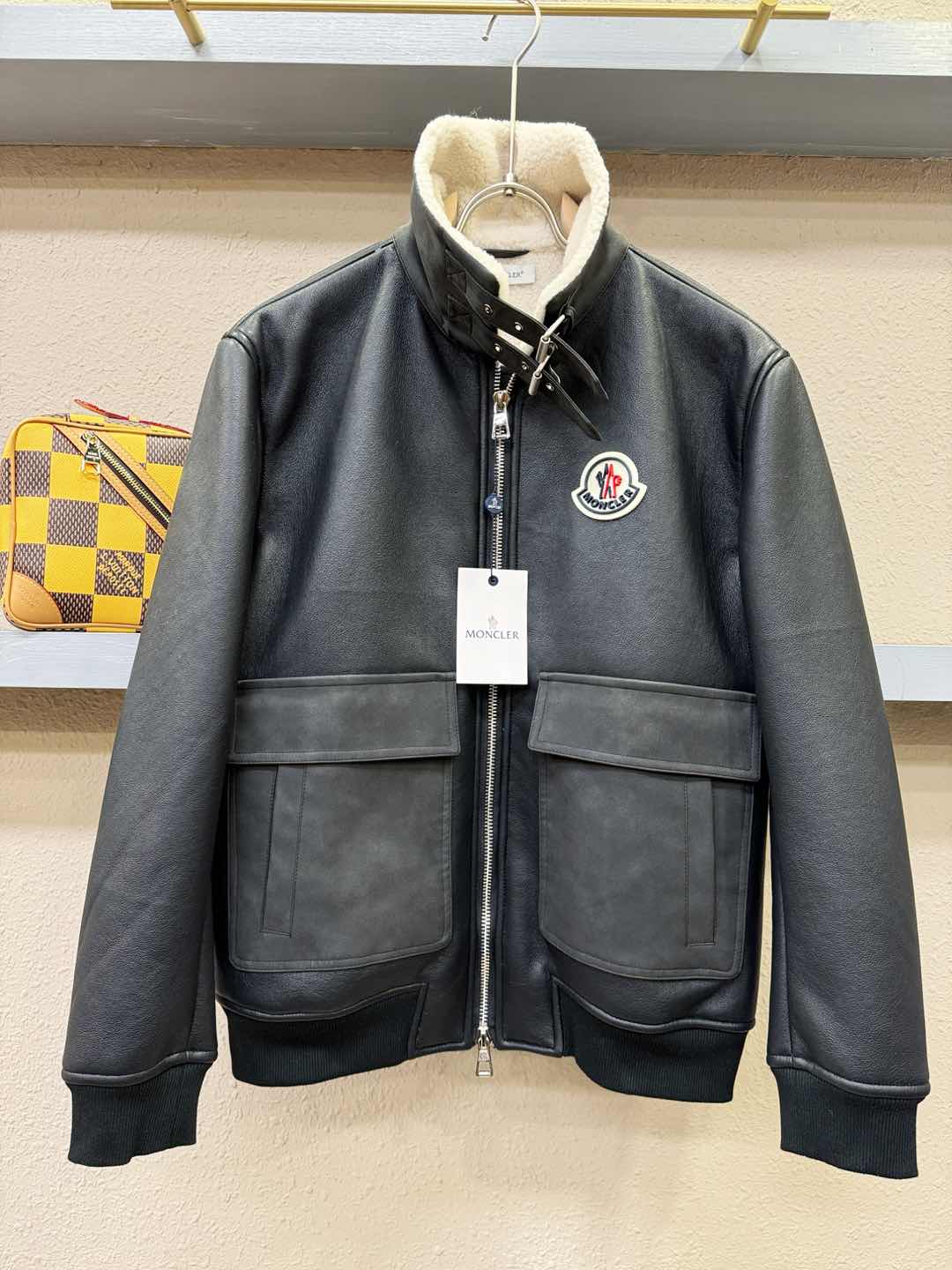 Moncler蒙口 新品皮毛一体，原生态人造皮面料；100%进口皮毛一体！采用进口人造皮皮料！皮料品质相