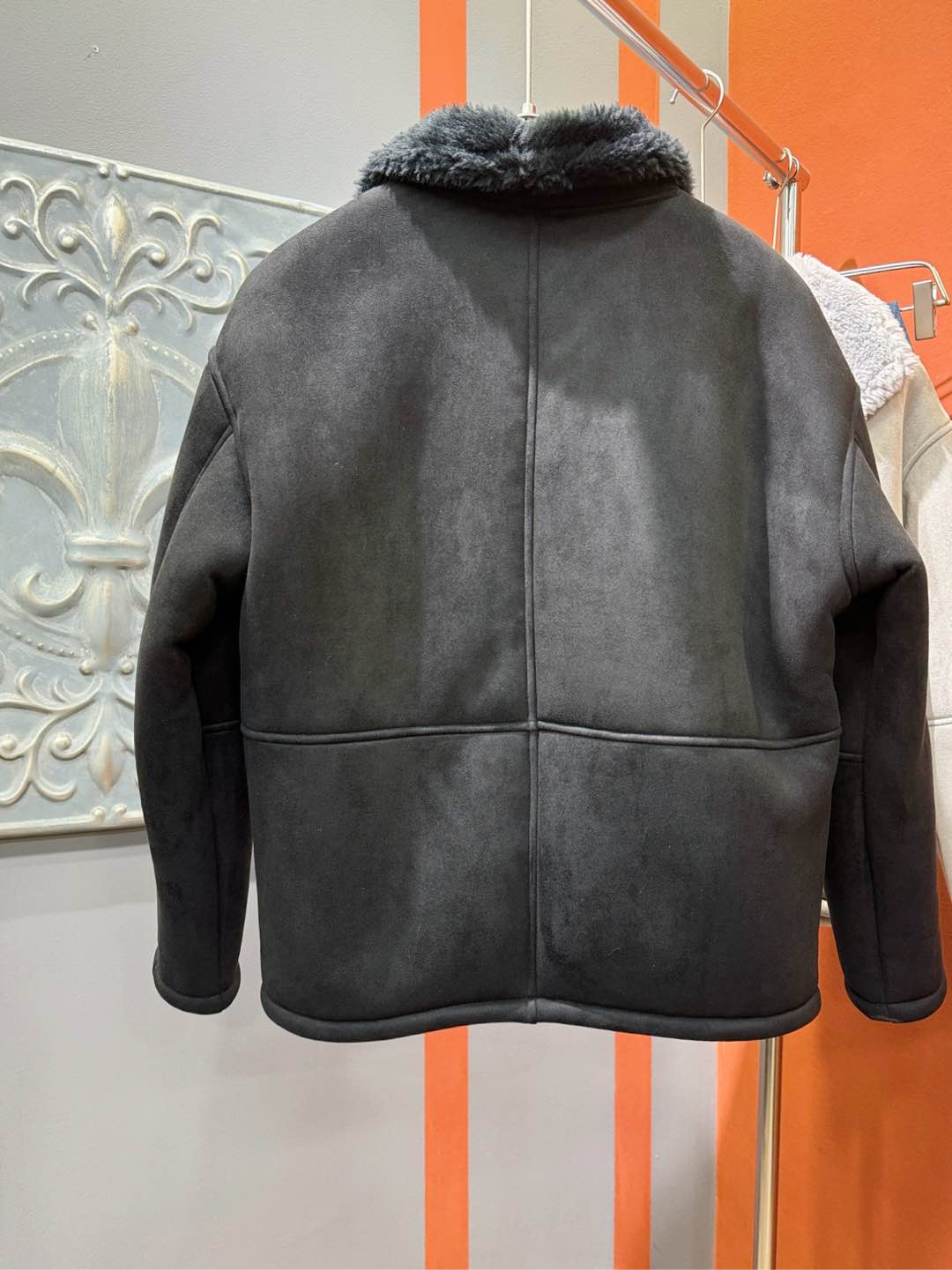 LV路易威登 新品皮毛一体，原生态人造皮面料；100%进口皮毛一体！采用进口人造皮皮料！皮料品质相当高级