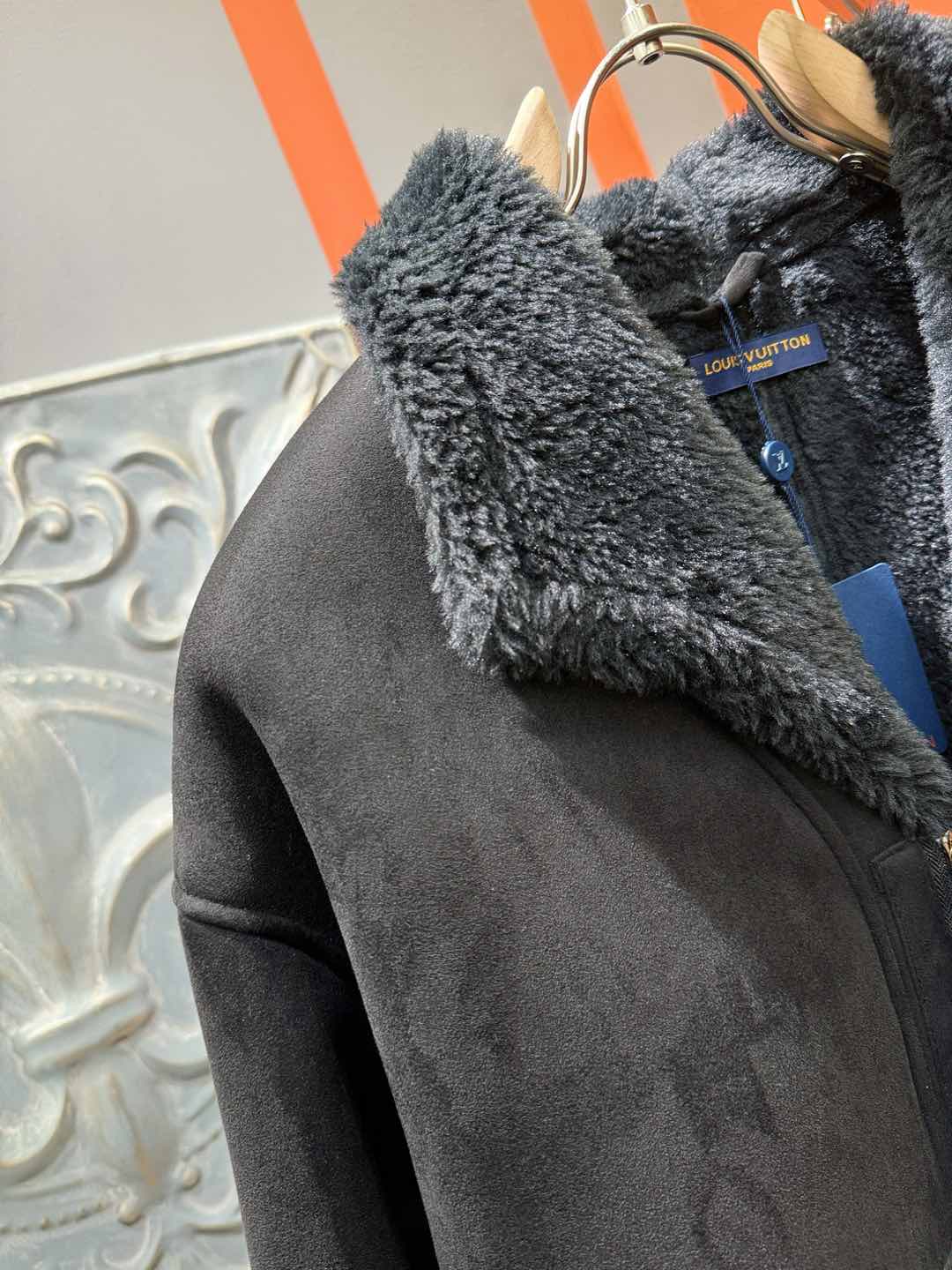 LV路易威登 新品皮毛一体，原生态人造皮面料；100%进口皮毛一体！采用进口人造皮皮料！皮料品质相当高级