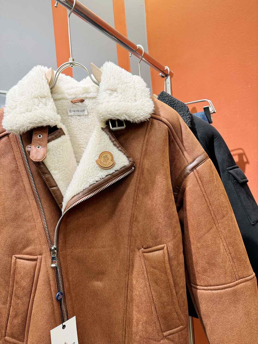 Moncler蒙口 新品皮毛一体，原生态人造皮面料；100%进口皮毛一体！采用进口人造皮！皮料品质相当高