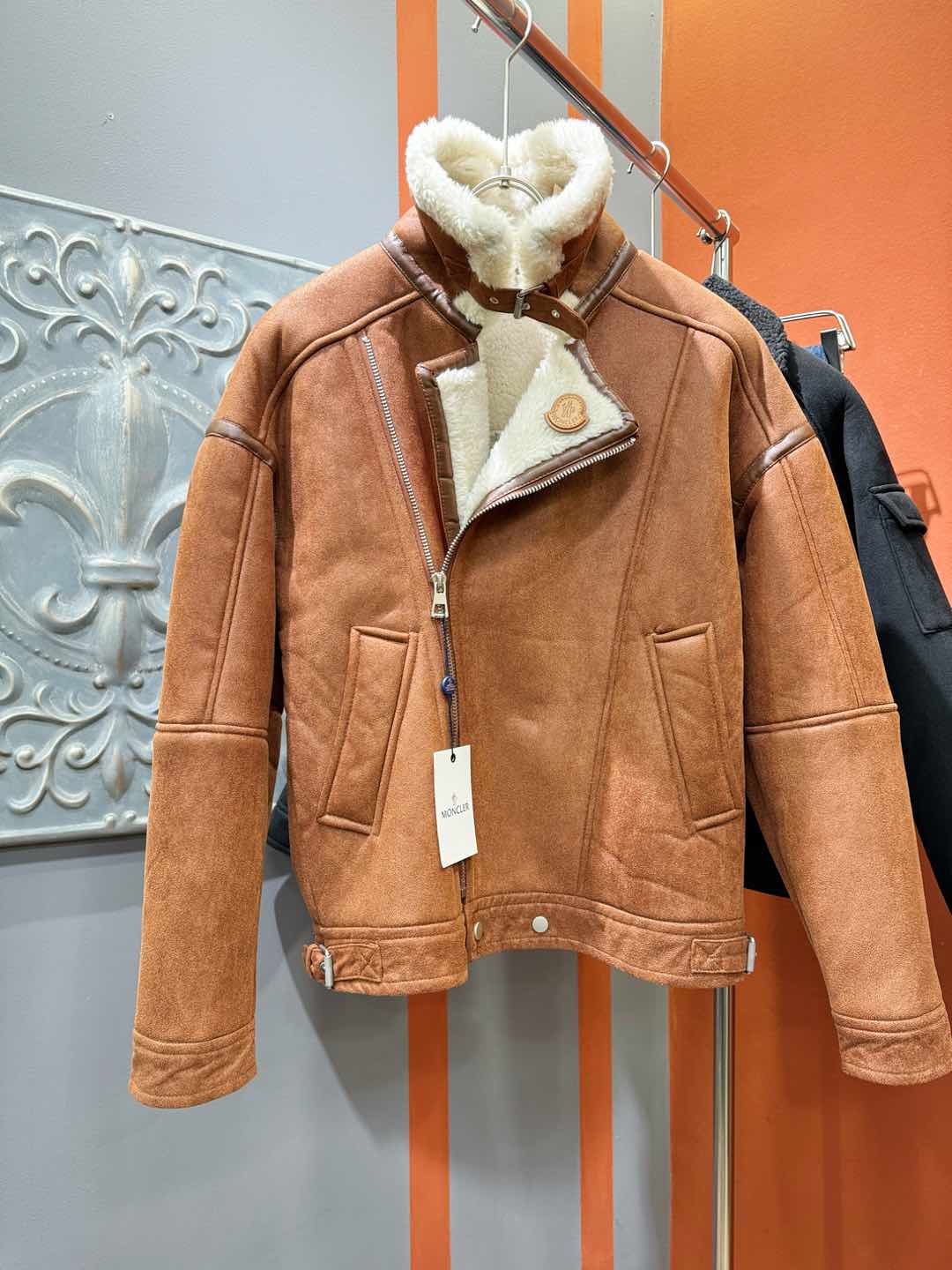 Moncler蒙口 新品皮毛一体，原生态人造皮面料；100%进口皮毛一体！采用进口人造皮！皮料品质相当高