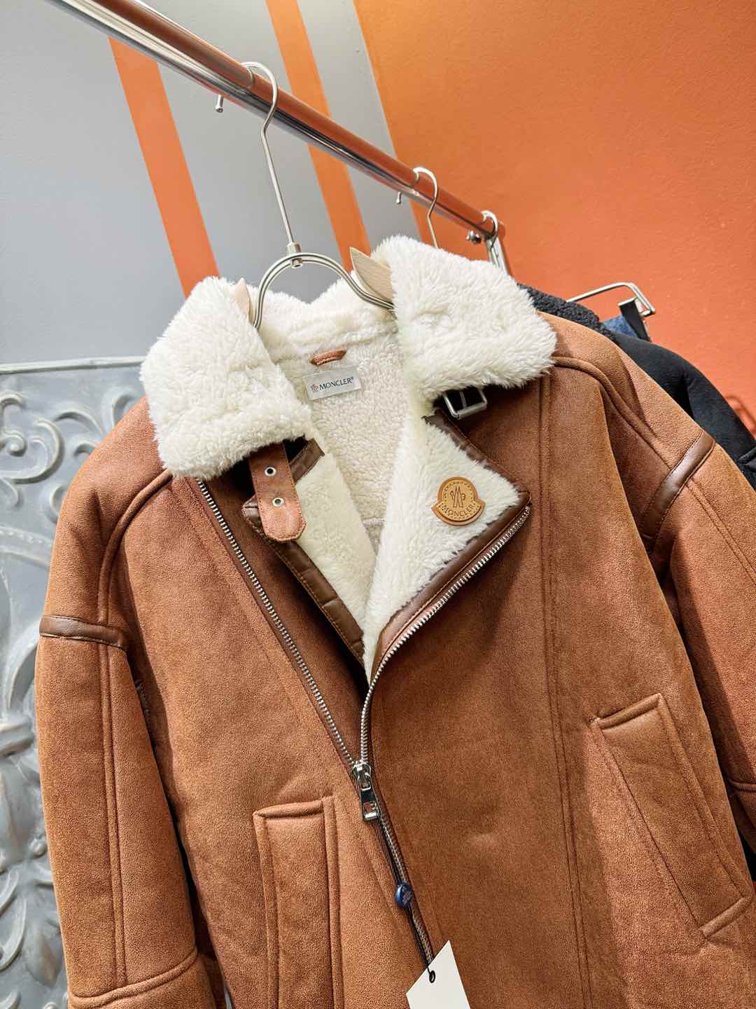 Moncler蒙口 新品皮毛一体，原生态人造皮面料；100%进口皮毛一体！采用进口人造皮！皮料品质相当高